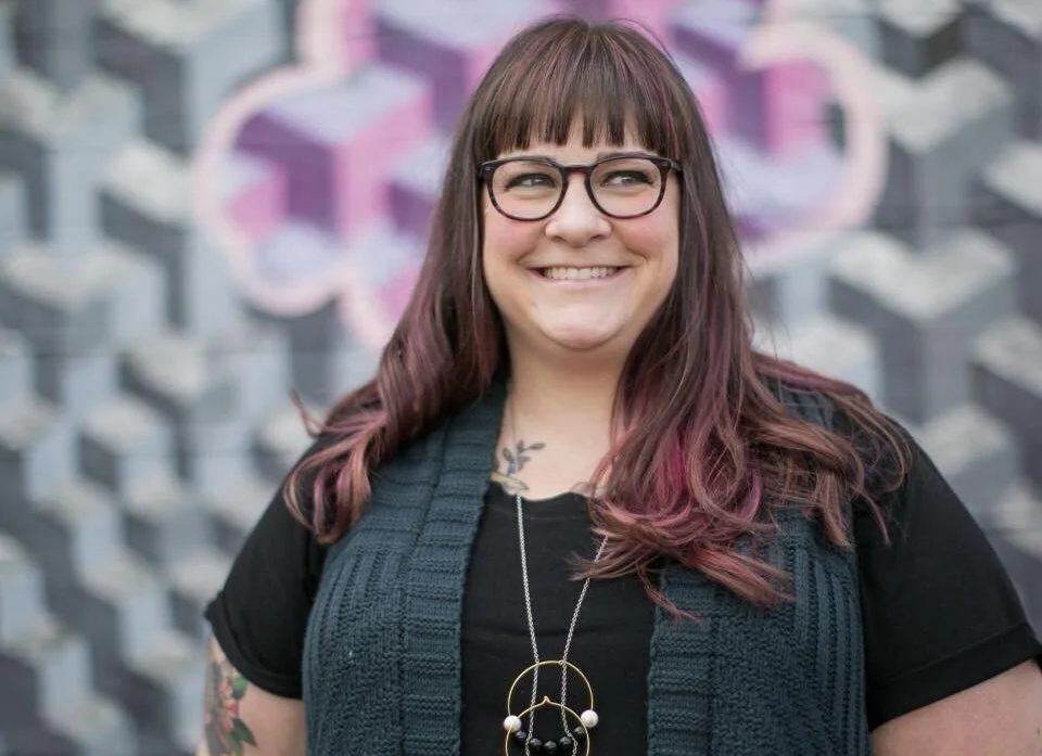 Food Psych #124: How to Let Go of Weight-Loss Efforts &amp; Embrace Intuitive Eating with Amber Karnes