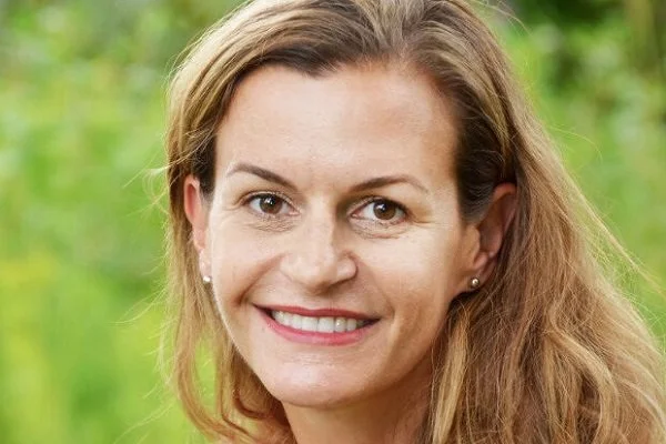 Food Psych #326: Body Image: What the Evidence Really Says, with Charlotte Markey