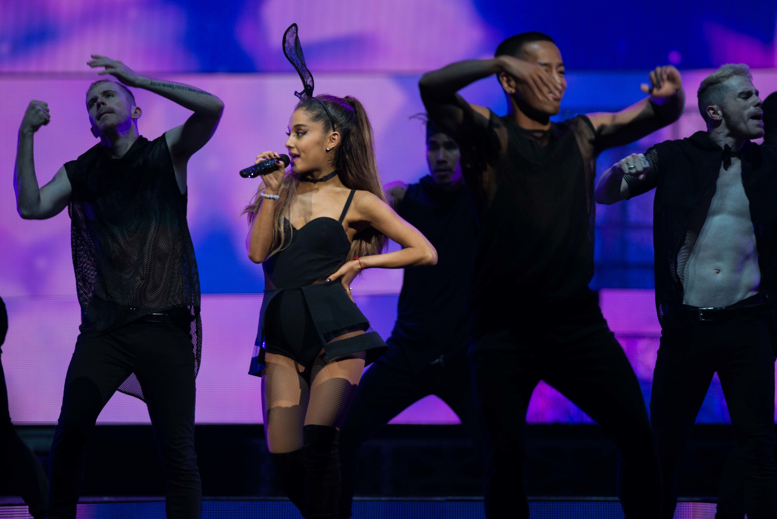 Ariana Grande 2015_0723-3.jpg