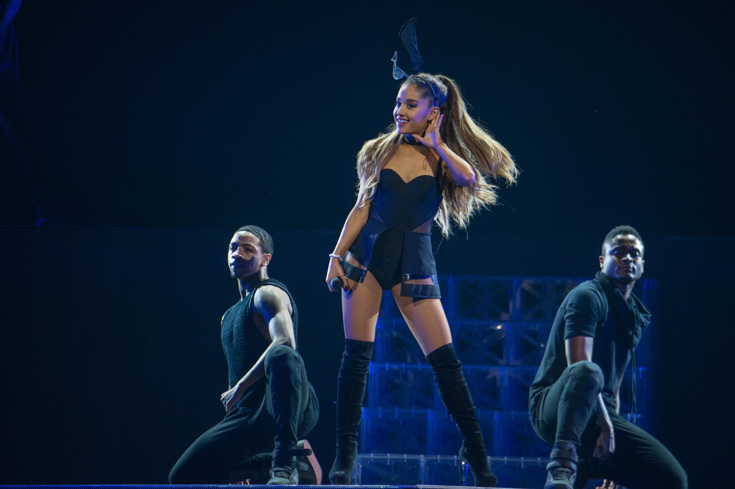 Ariana Grande 2015_0723-12.jpg