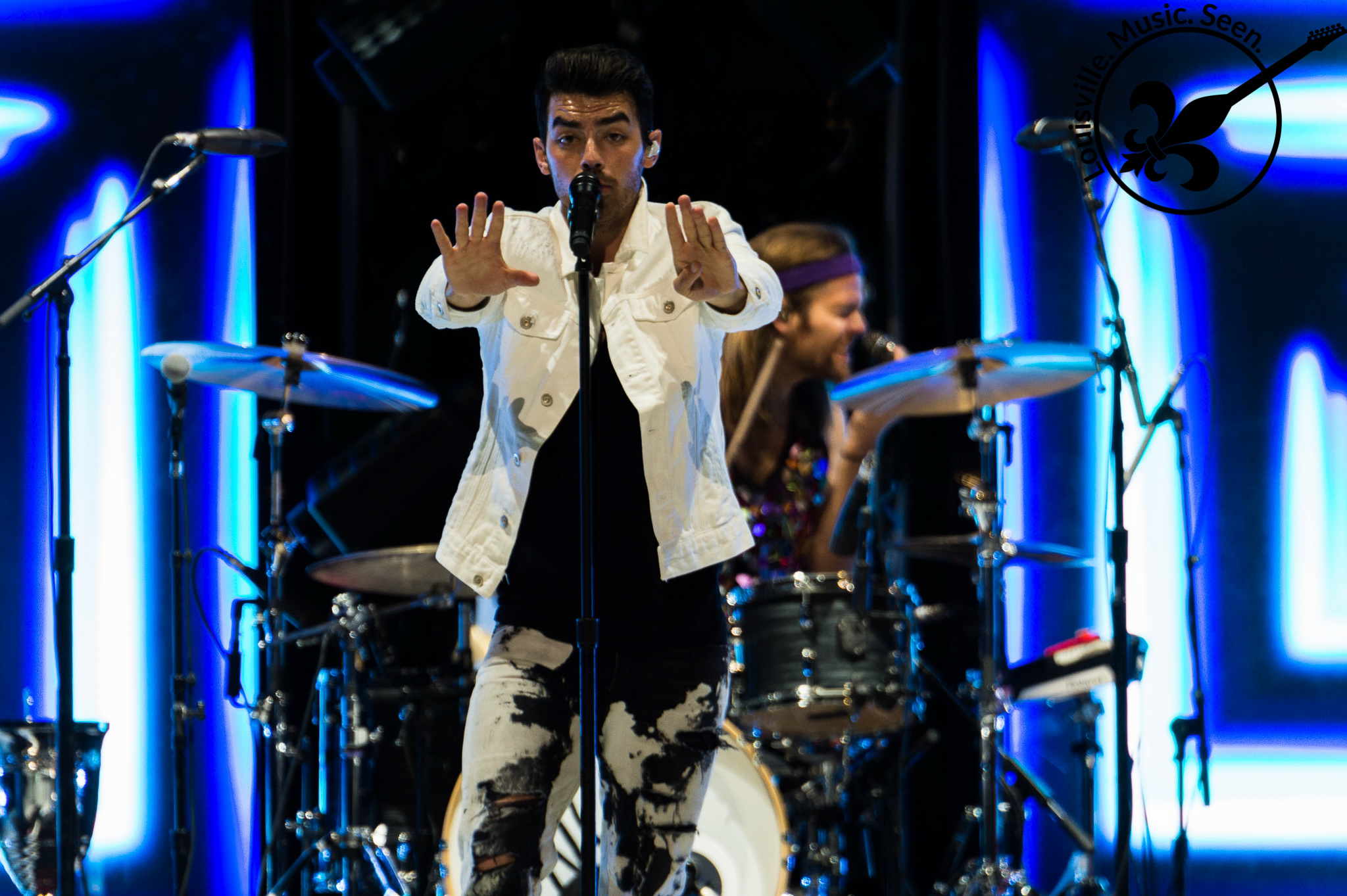 DNCE  KFC Yum! Center -6.jpg