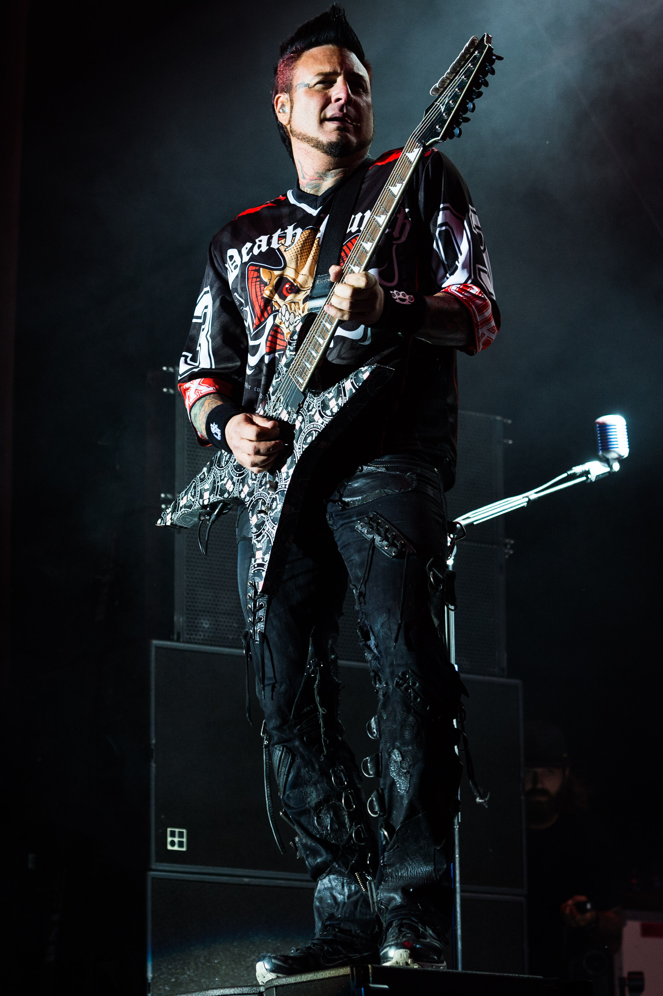 Five Finger Death Punch Sep 30 2017-33.jpg