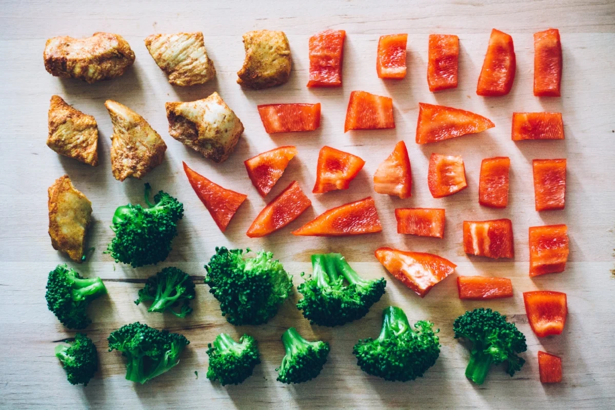 red-lunch-green-knolling.jpg