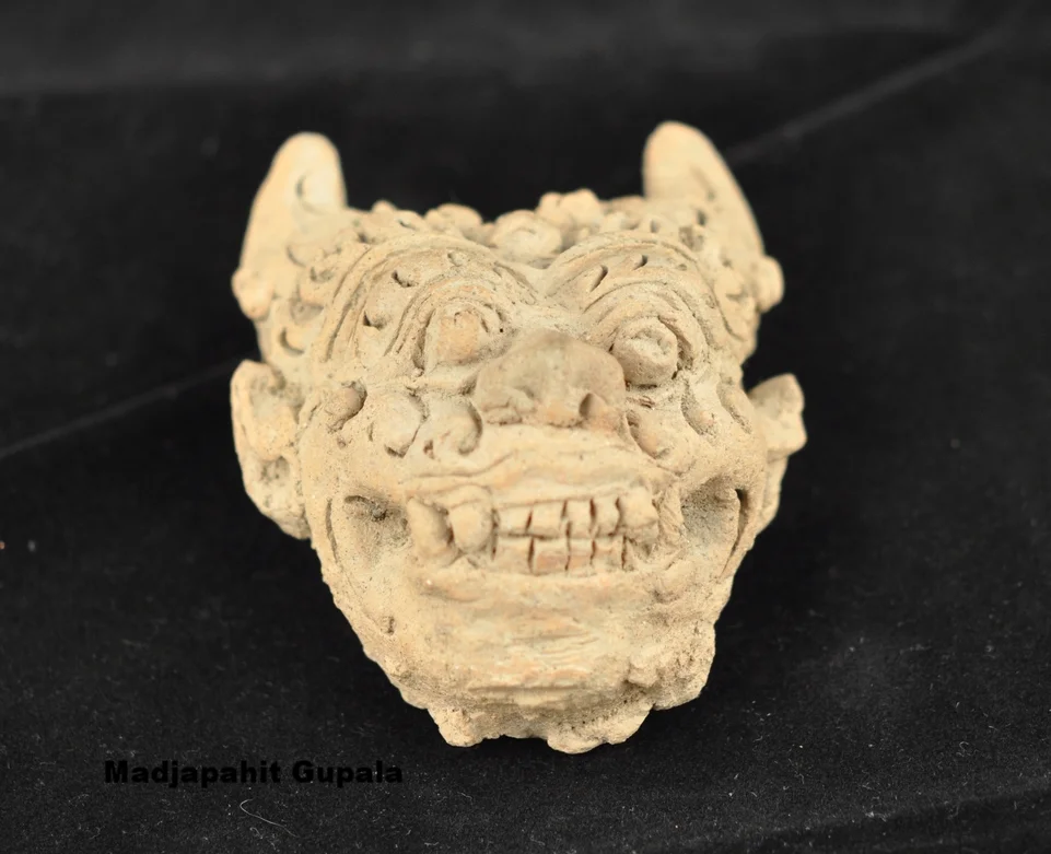 Madjapahit period "Gupala" protective demon