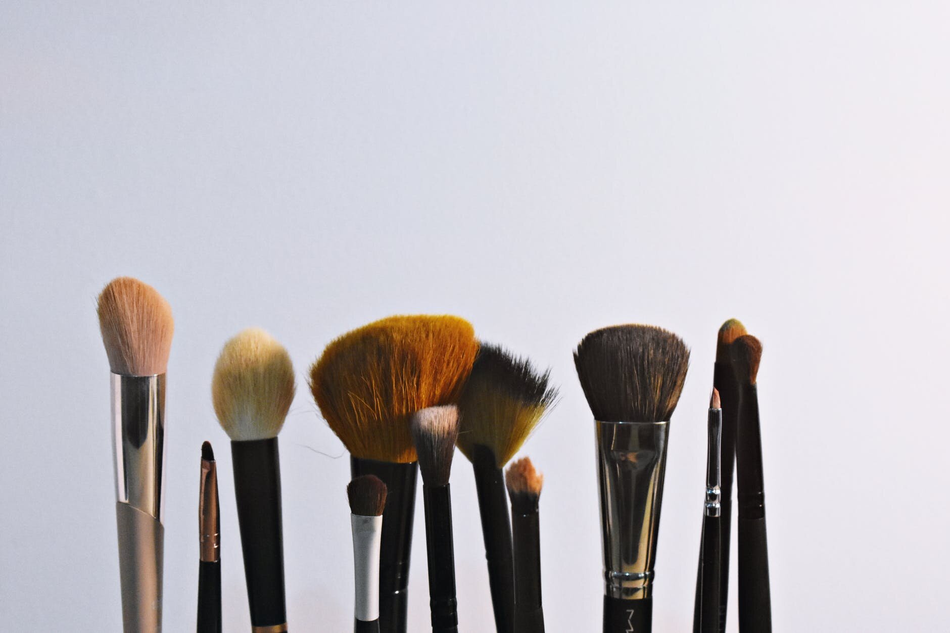 Makeup Kit 101: How to Build Practical Kit as a Makeup Artist