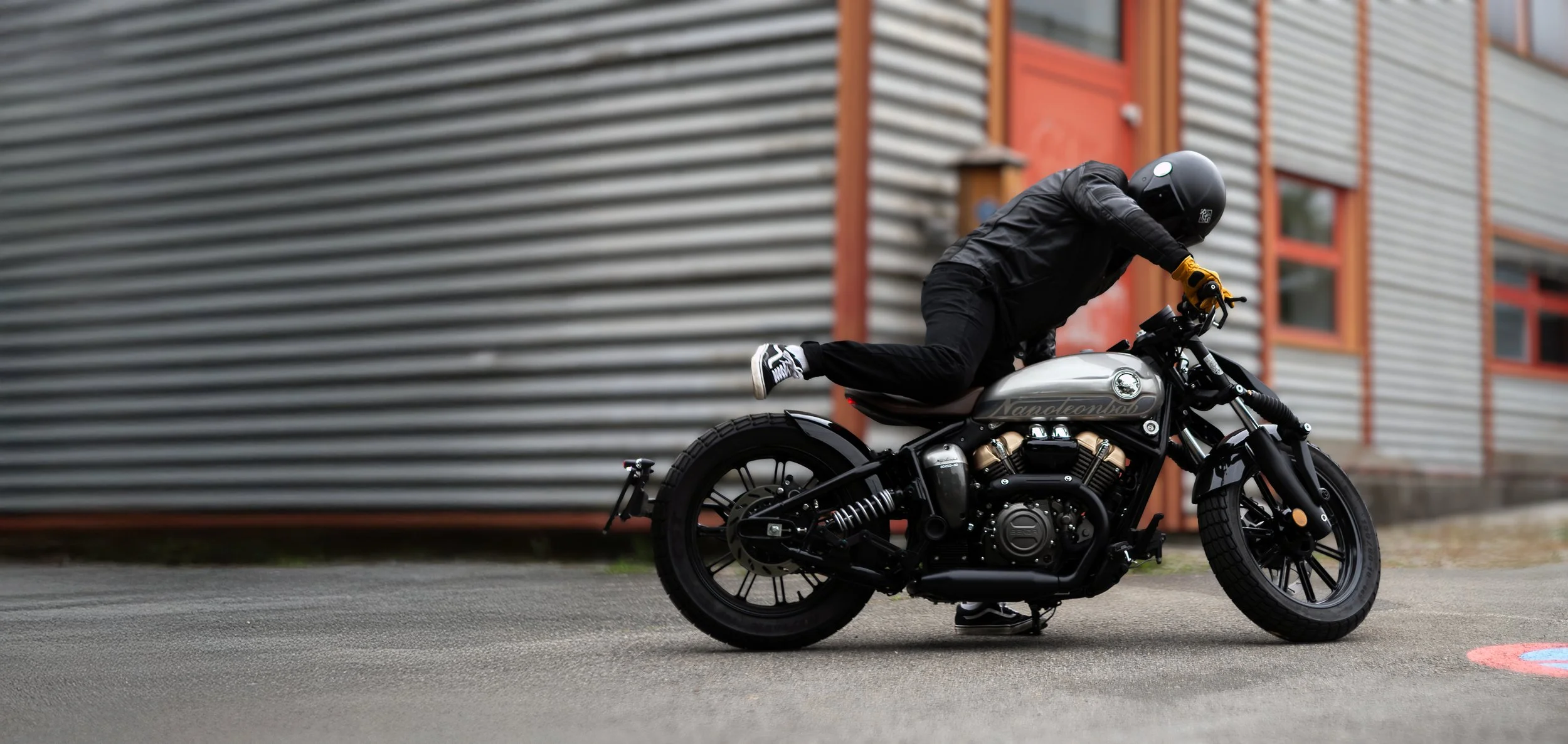 PHOTO FOR BENDA MOTO / NEW SILVER NAPOLEONBOB LAUNCH CAMPAIGN