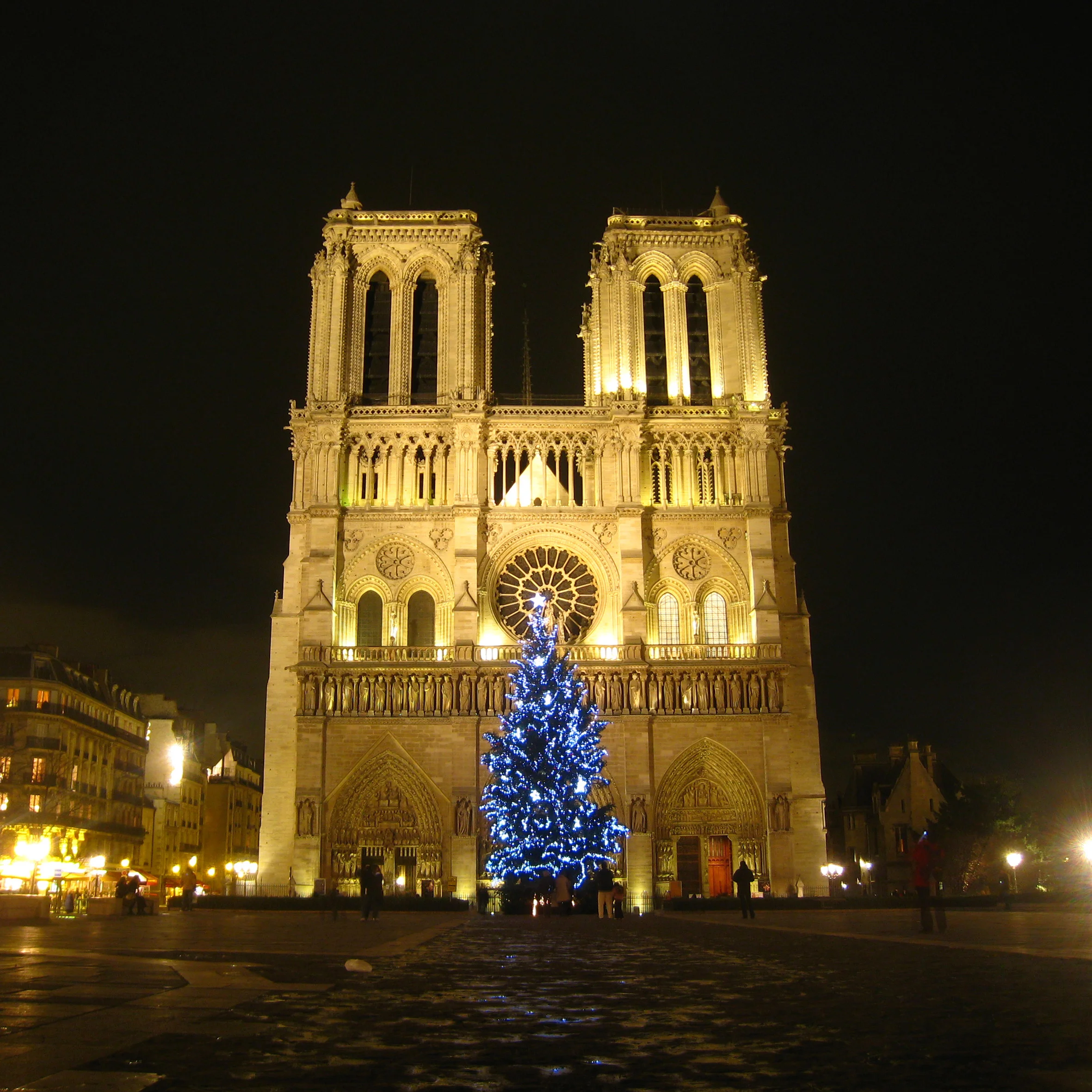 Notre-dame-european-tours.jpg