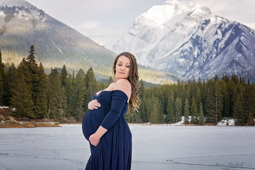 airdrie maternity photographer lace-and-locket-photo--31.jpg