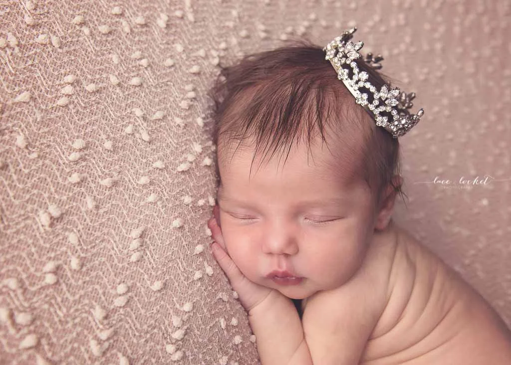 airdrie newborn photographer-lace-and-locket-photo--67.jpg