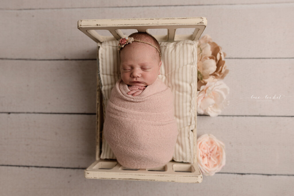 Lace & Locket Photo - Airdrie Newborn Photographer-17.jpg
