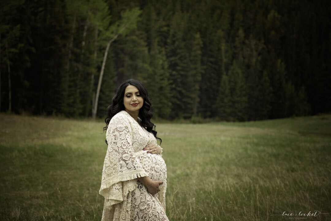 Beautiful Lady S - Banff Mountain Maternity Photographer - Lace & Locket Photo-28.jpg