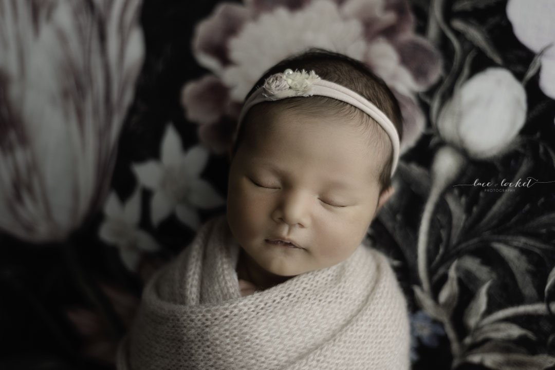 Airdrie Newborn Photographer-Lace and Locket Photo-11.jpg