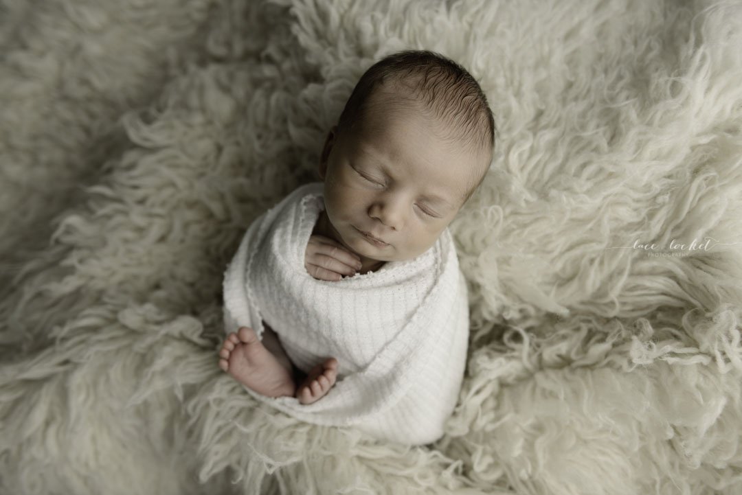 Airdrie Newborn Photographer-Lace and Locket Photo-7.jpg