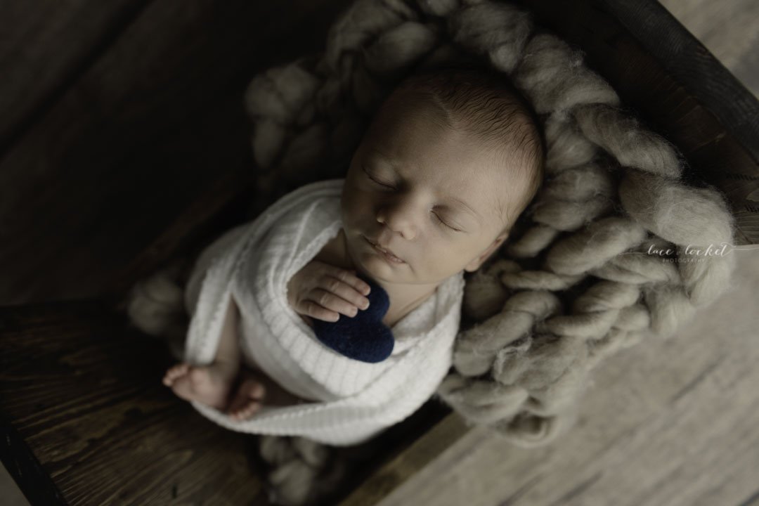 Airdrie Newborn Photographer-Lace and Locket Photo-8.jpg