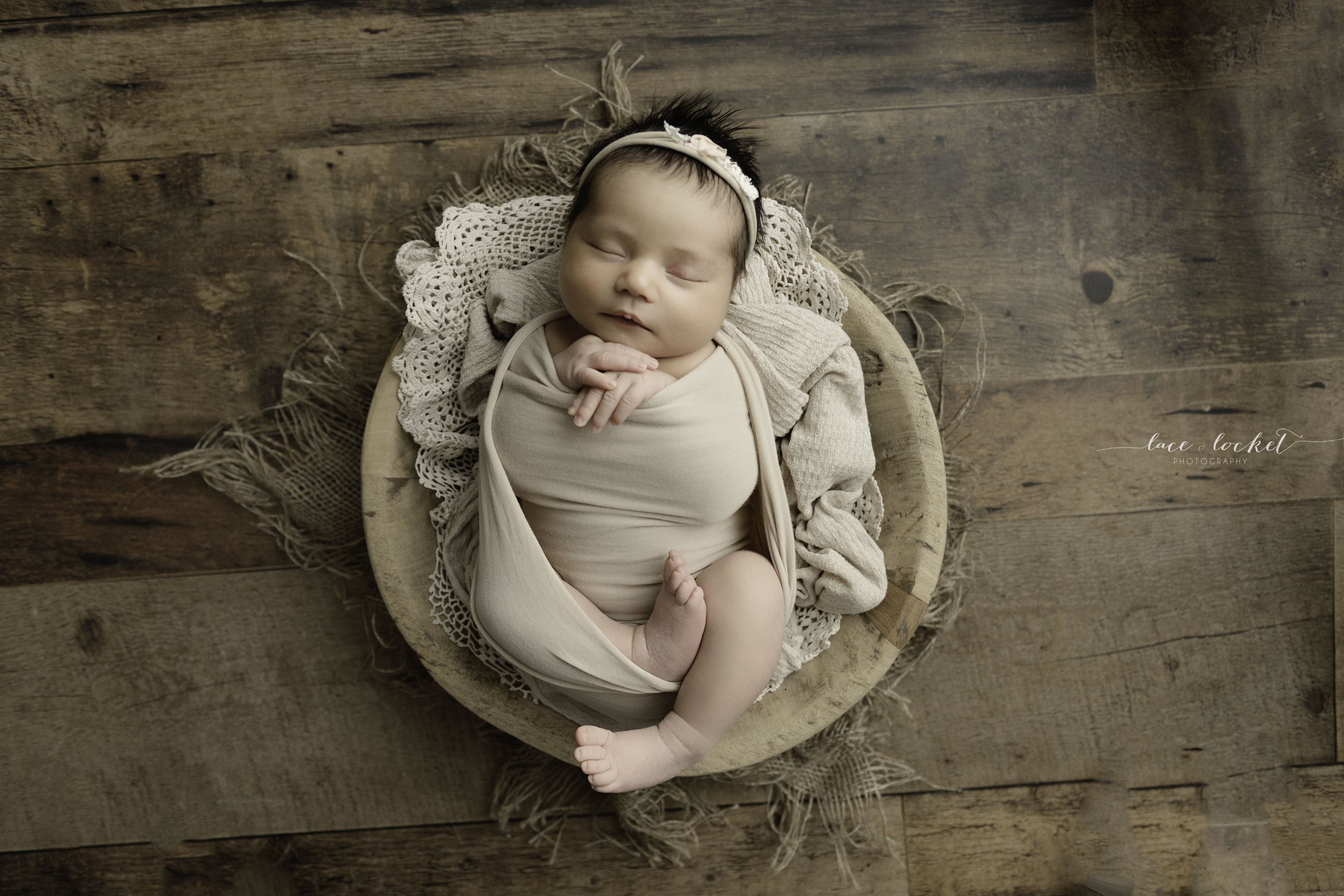 Calgary Newborn Photographer-Lace & Locket Photo-7.jpg