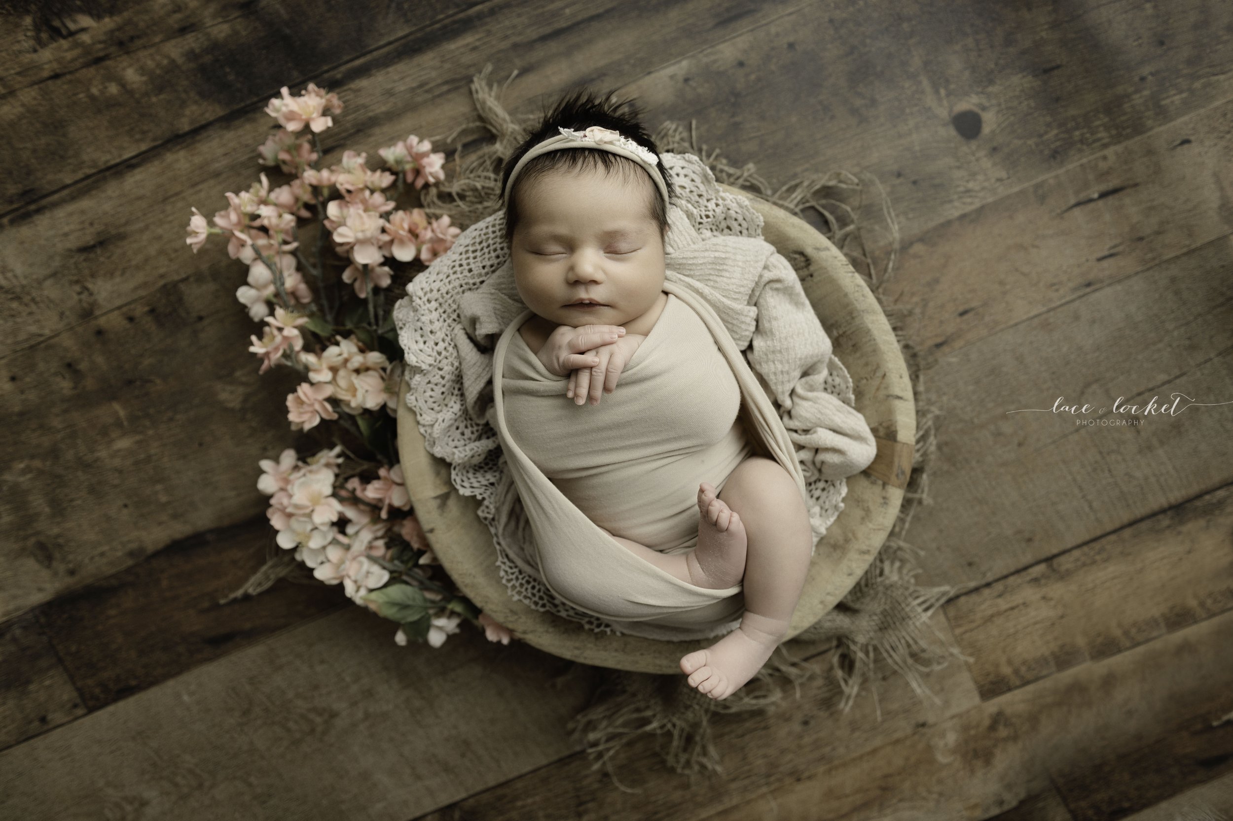 Calgary Newborn Photographer-Lace & Locket Photo-8.jpg