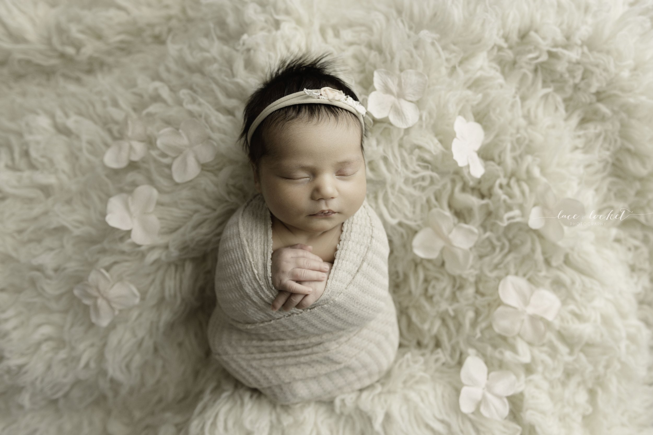 Calgary Newborn Photographer-Lace & Locket Photo-9.jpg