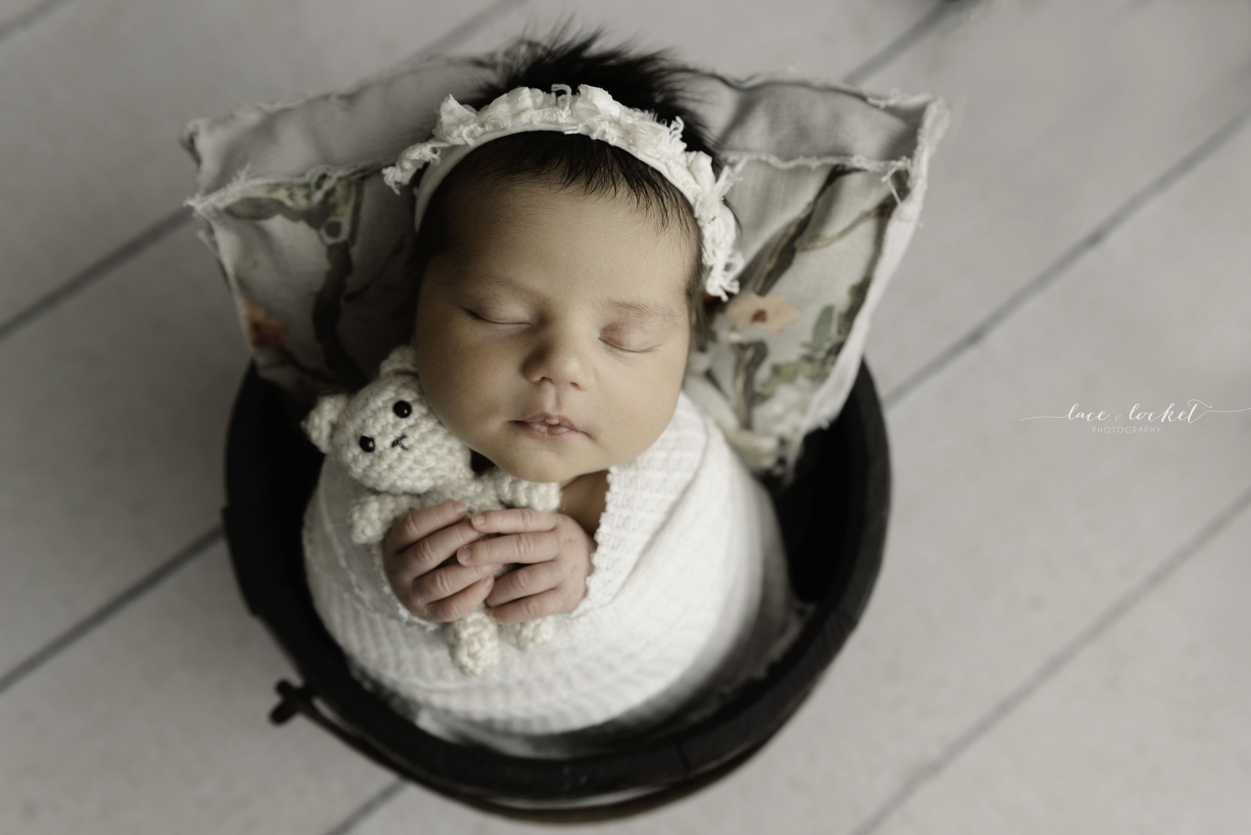 Calgary Newborn Photographer-Lace & Locket Photo-10.jpg
