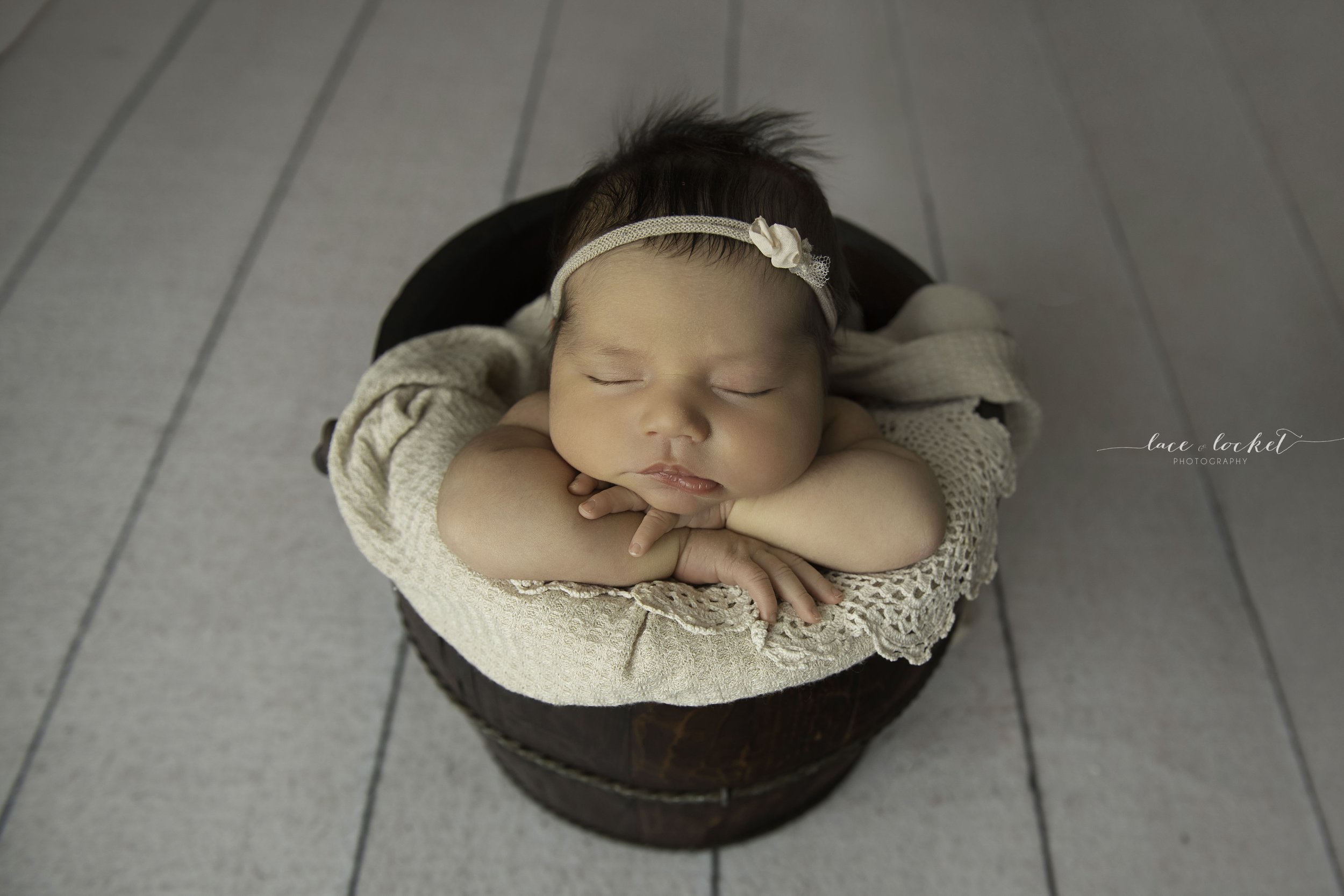 Calgary Newborn Photographer-Lace & Locket Photo-11.jpg