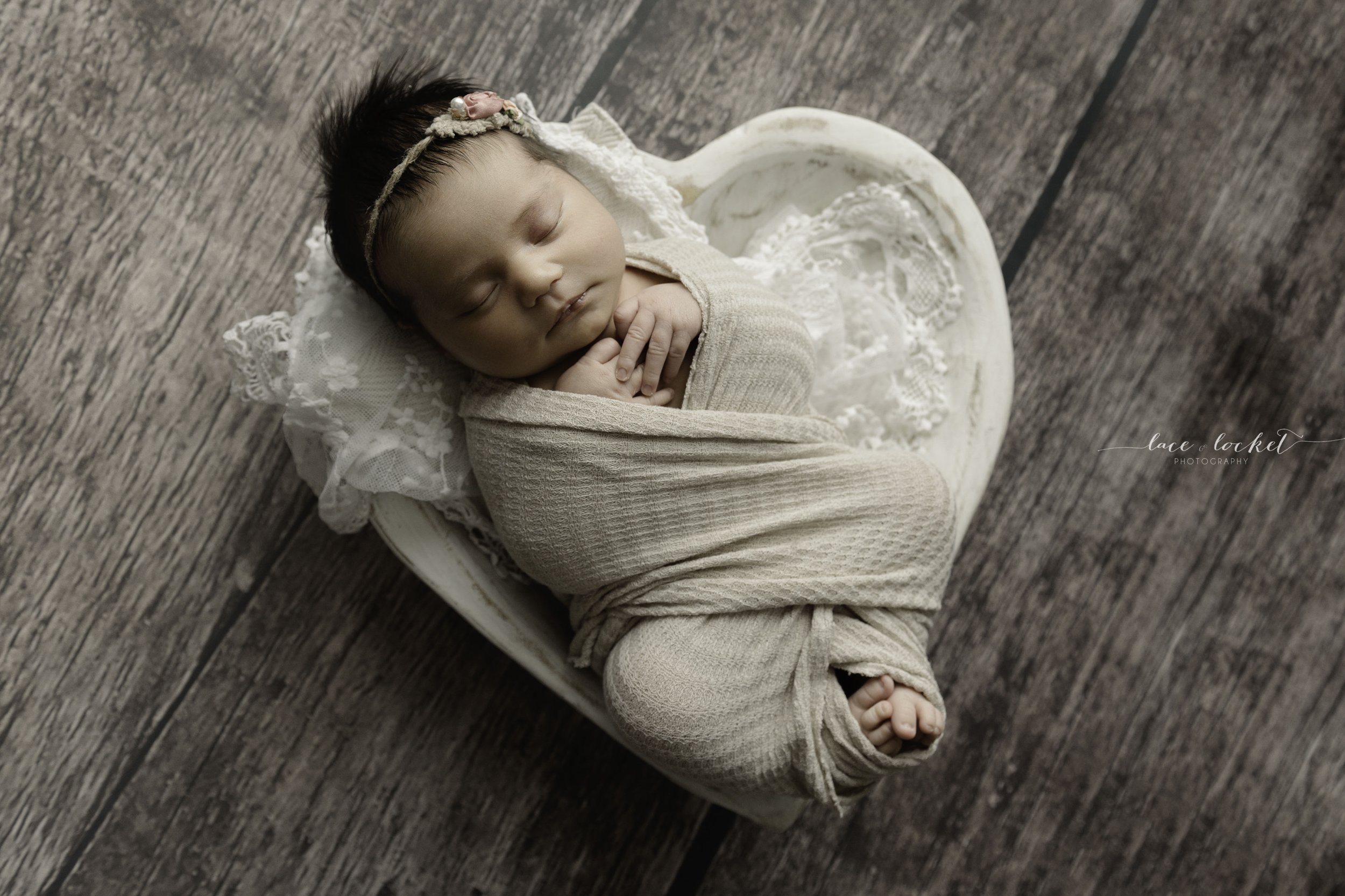 Calgary Newborn Photographer-Lace & Locket Photo-14.jpg