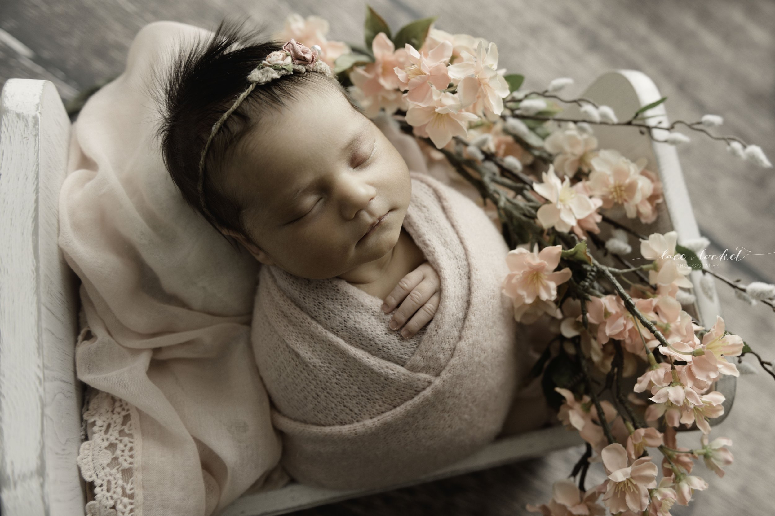 Calgary Newborn Photographer-Lace & Locket Photo-15.jpg