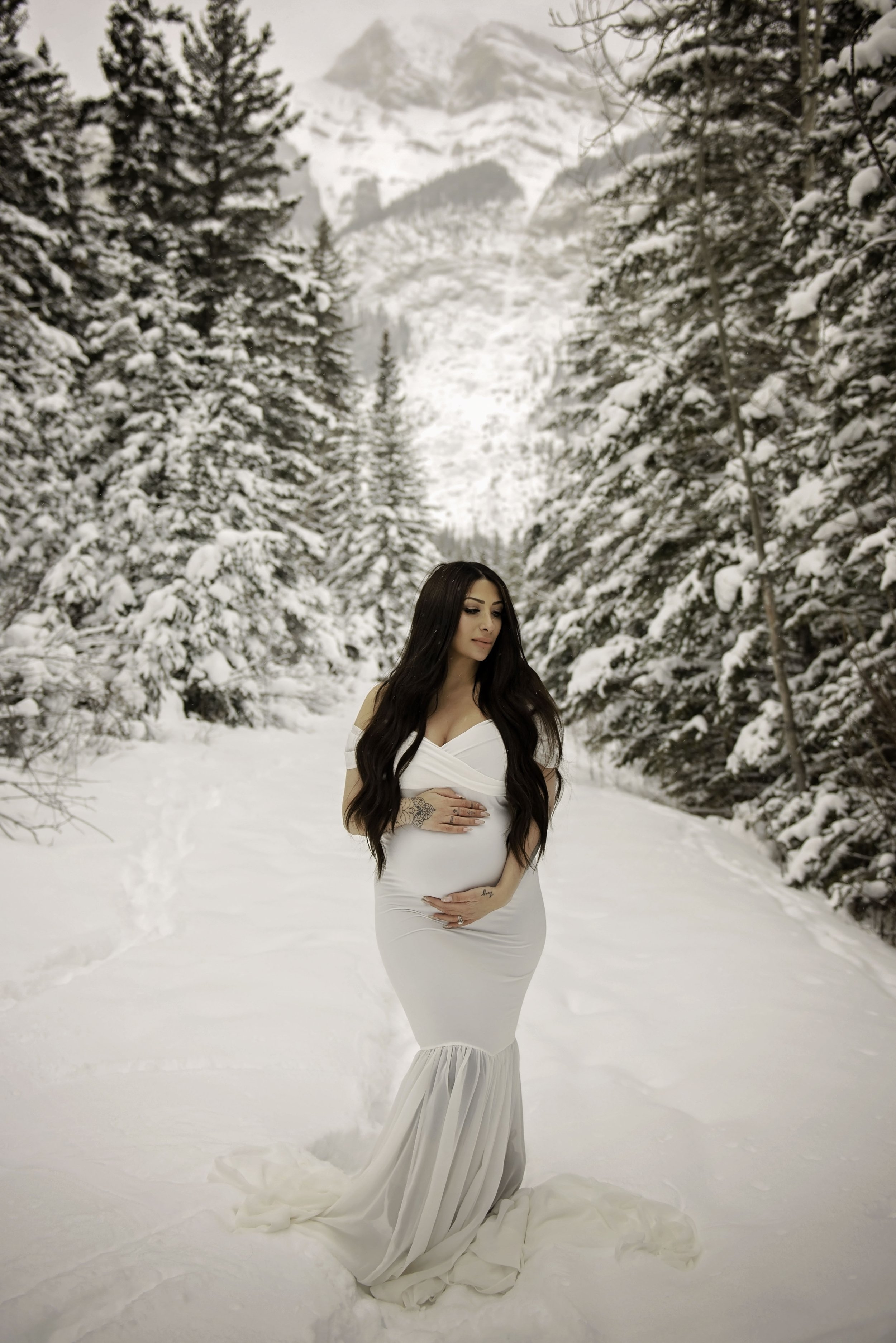 Banff Mountain Maternity Photographer-Lace & Locket Photo-11.jpg