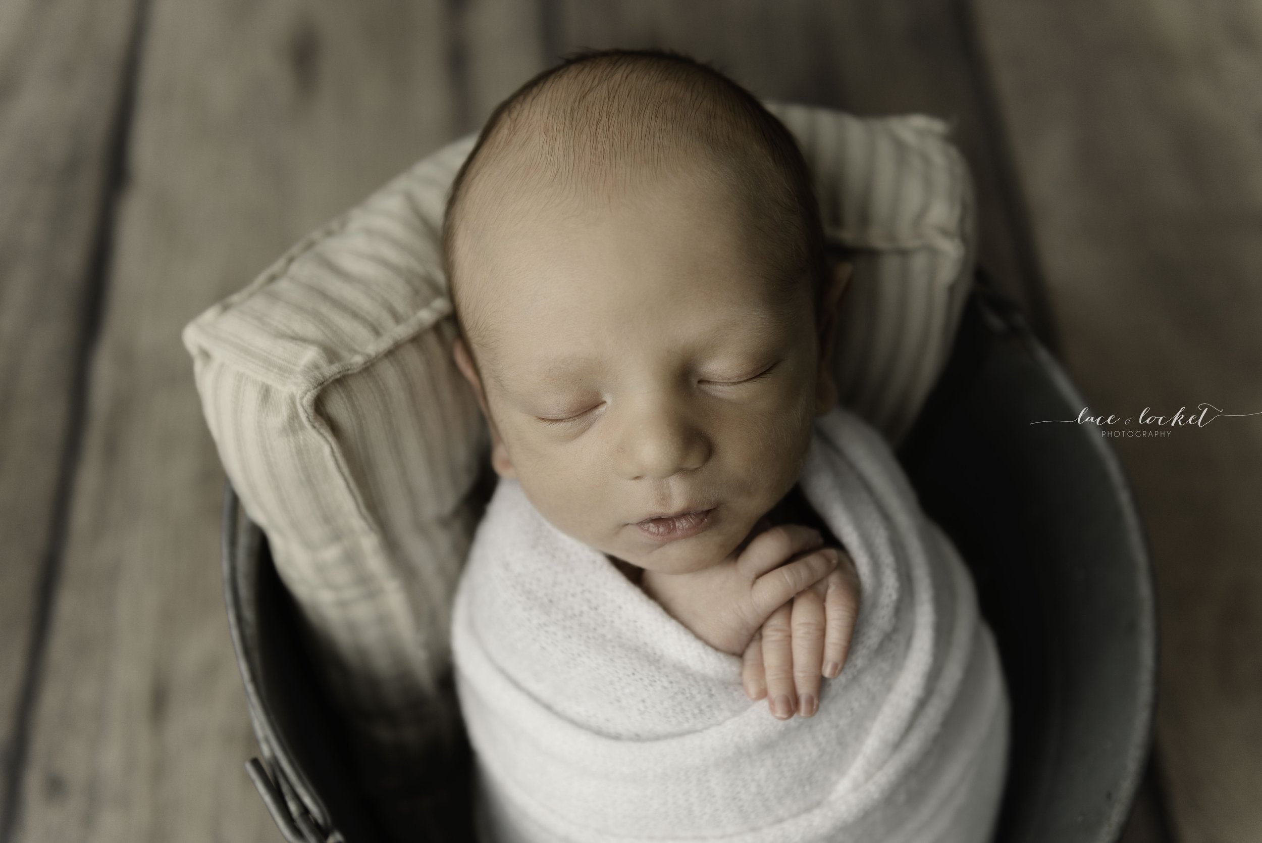 Airdrie Newborn  Photographer-Lace & Locket Photo-41.jpg