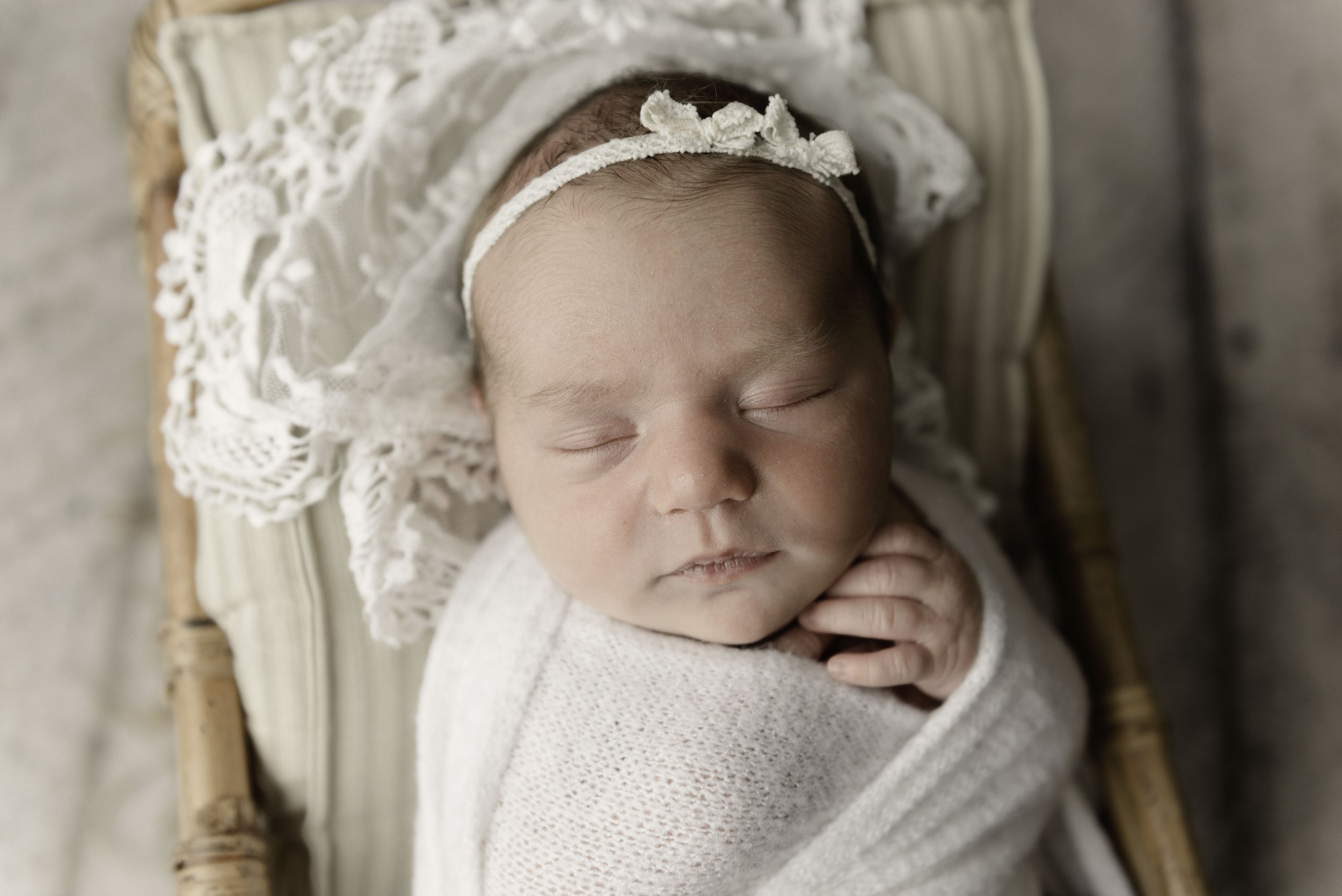 Airdrie Newborn Photographer-Lace & Locket Photo-4.jpg