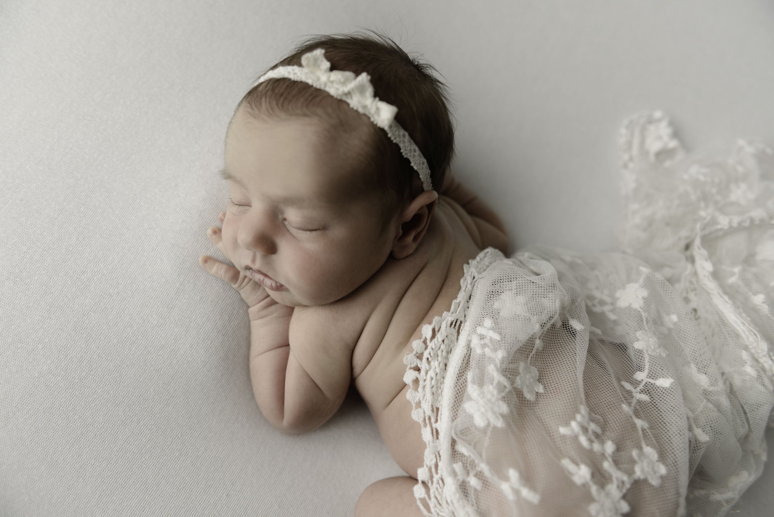 Airdrie Newborn Photographer-Lace & Locket Photo-13.jpg