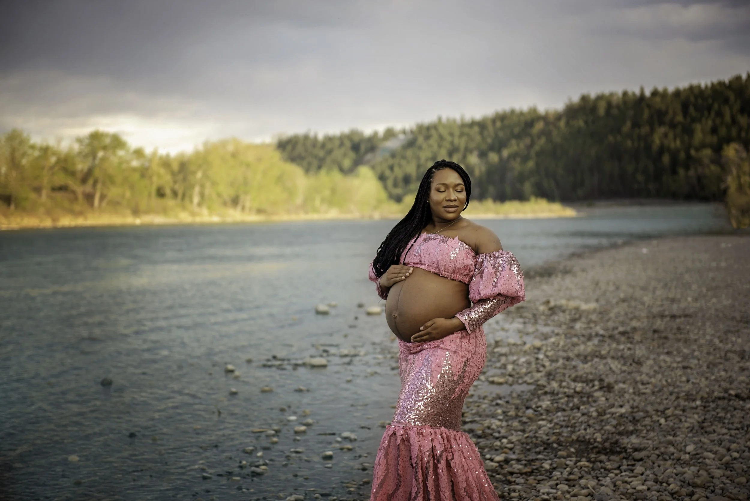 Pretty in Traditional Pink | Calgary Maternity Photographer | Edworthy Park, Calgary