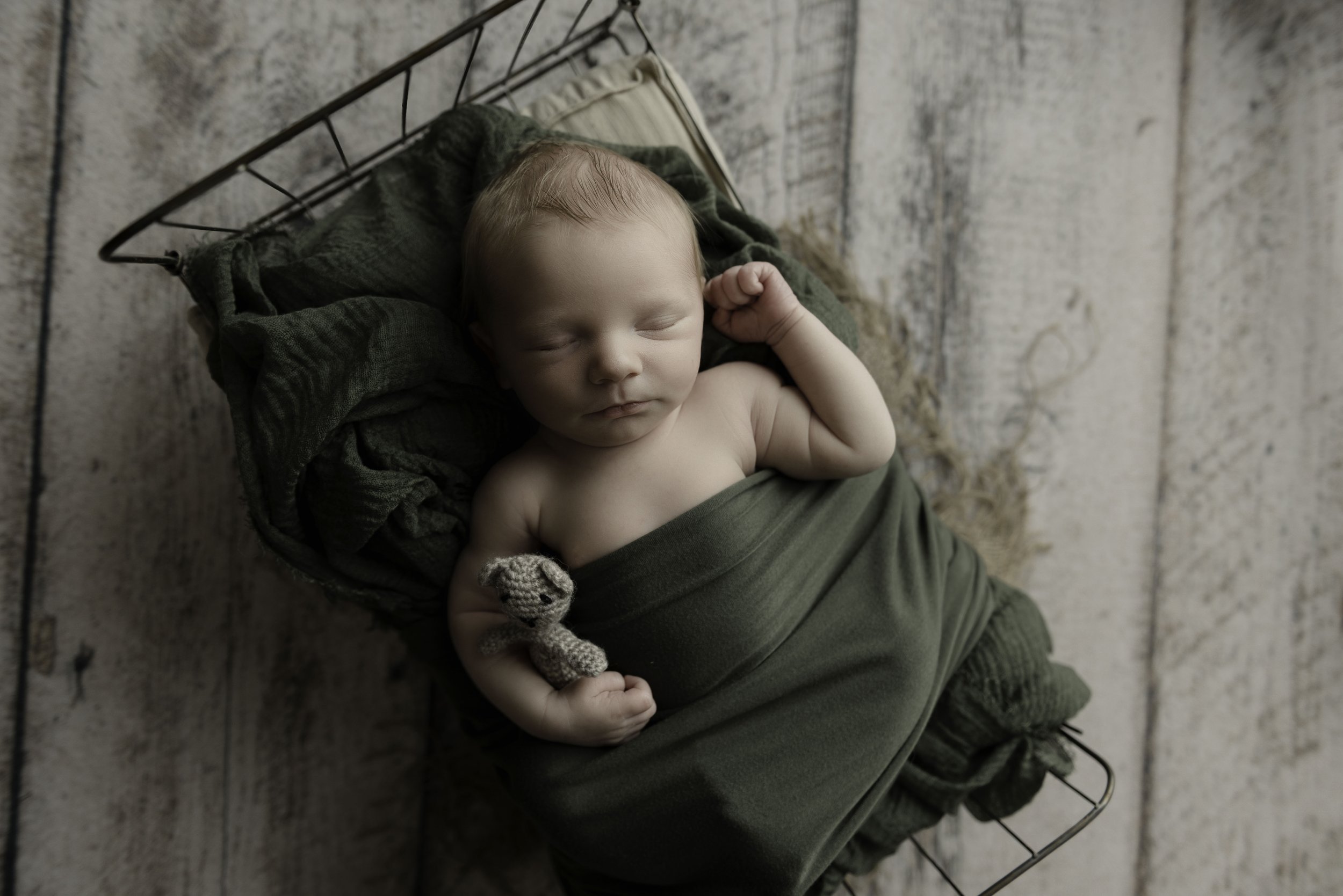 Airdrie Newborn Photographer-Lace & Locket Photo-32.jpg