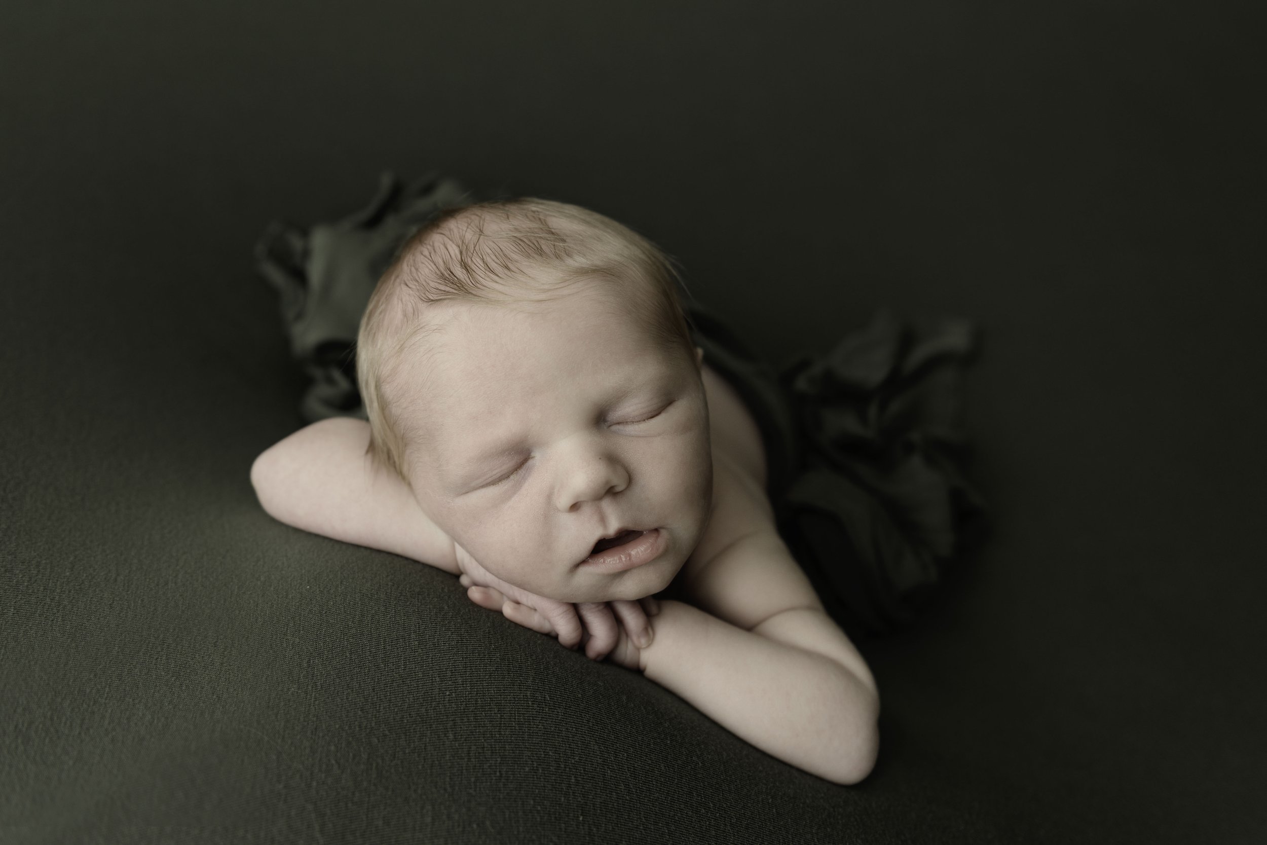 Airdrie Newborn Photographer-Lace & Locket Photo-47.jpg