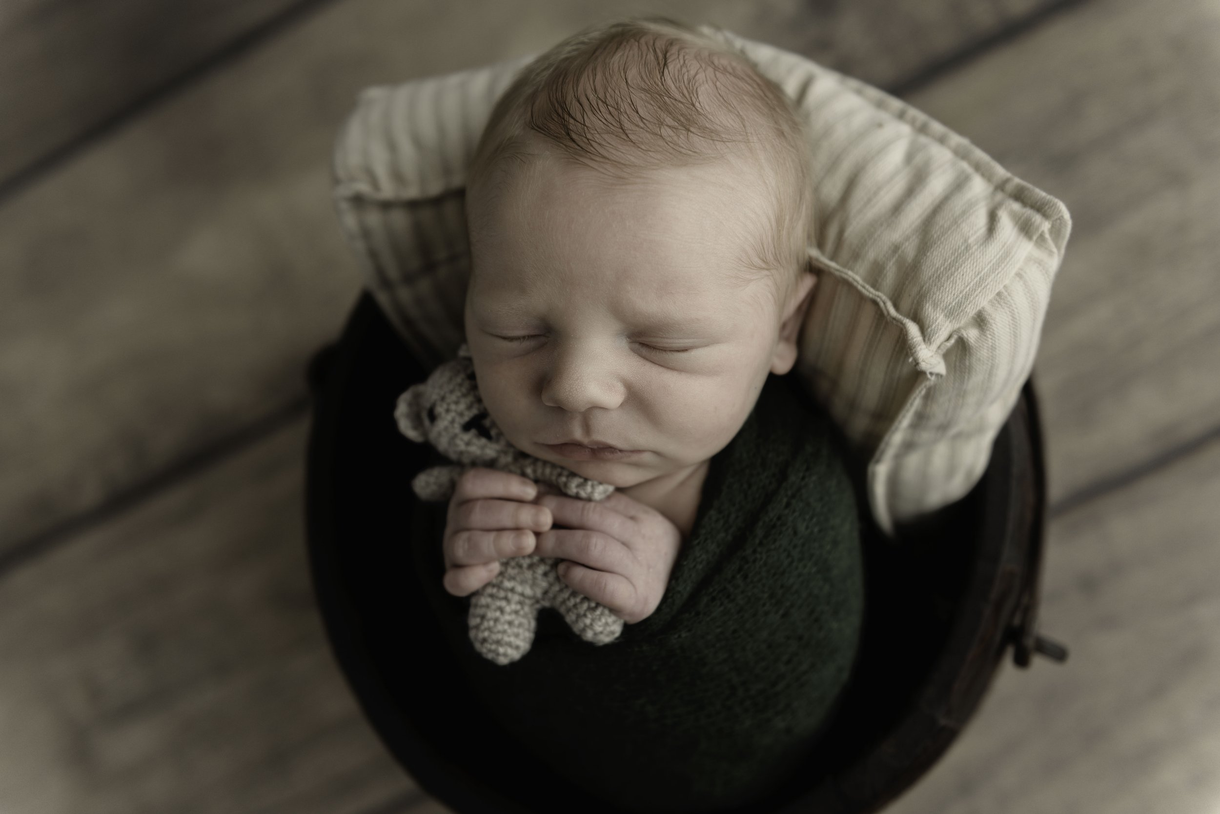 Airdrie Newborn Photographer-Lace & Locket Photo-66.jpg