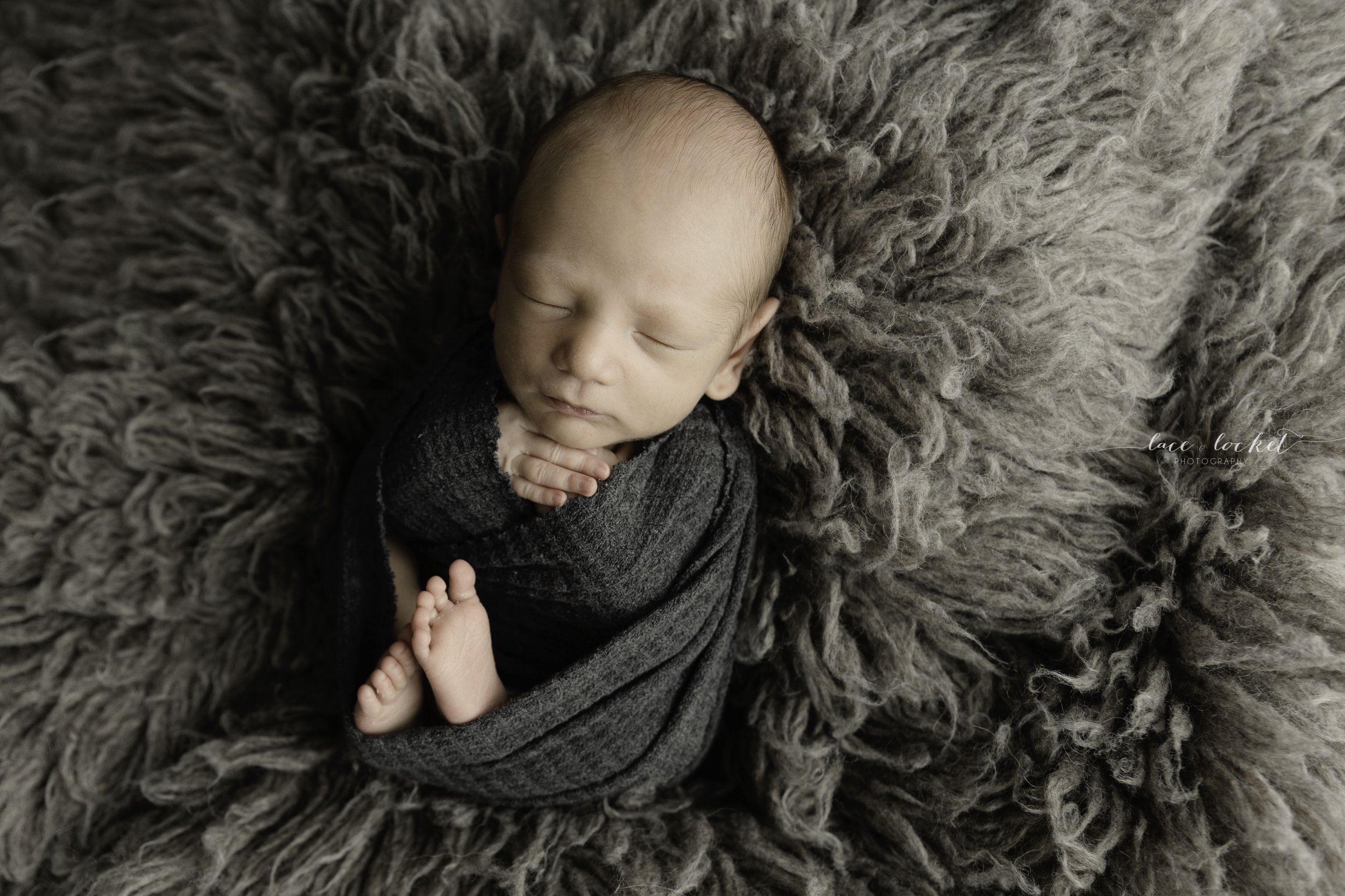 Airdrie Newborn  Photographer-Lace & Locket Photo-13.jpg