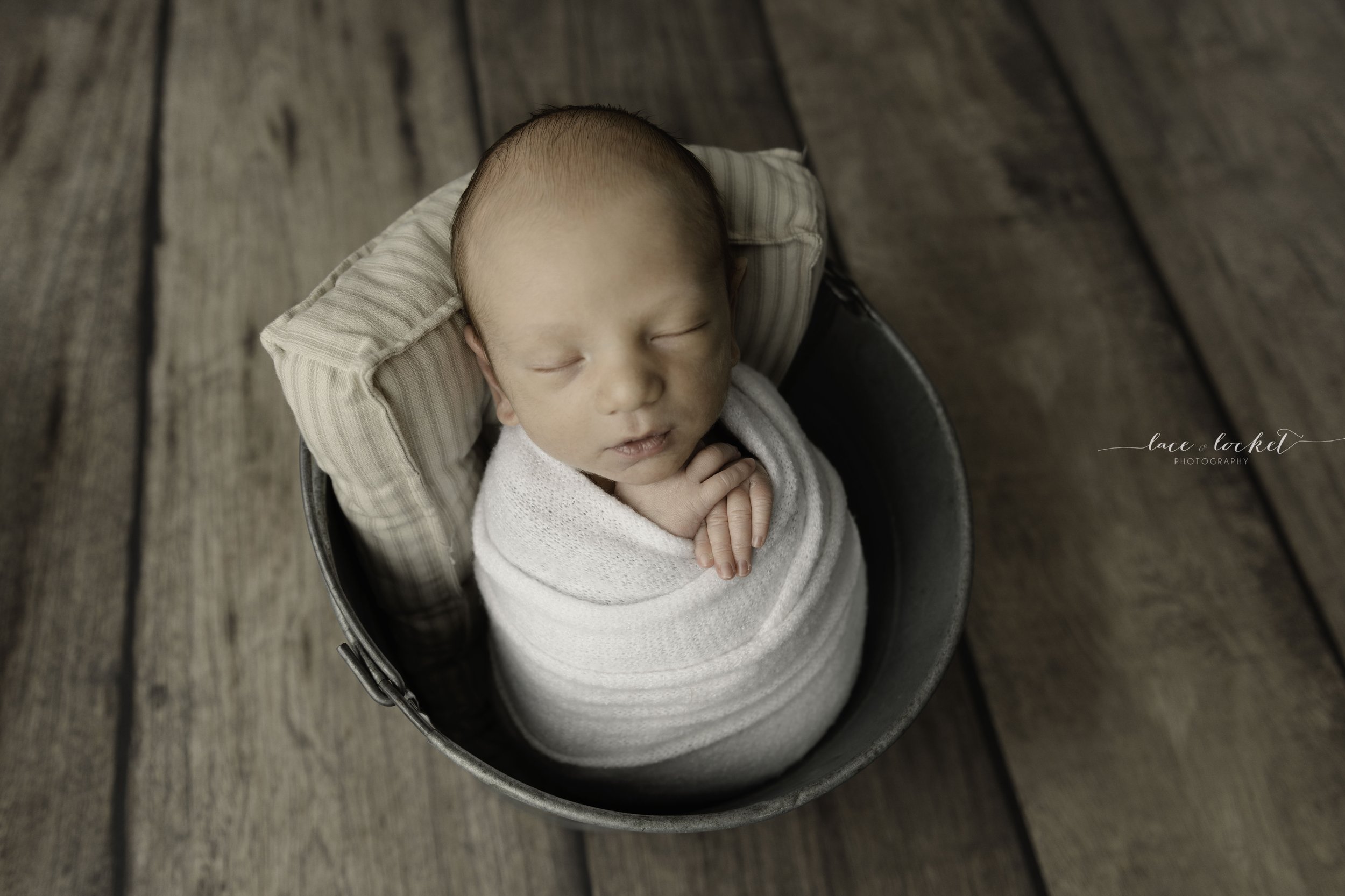 Airdrie Newborn  Photographer-Lace & Locket Photo-42.jpg