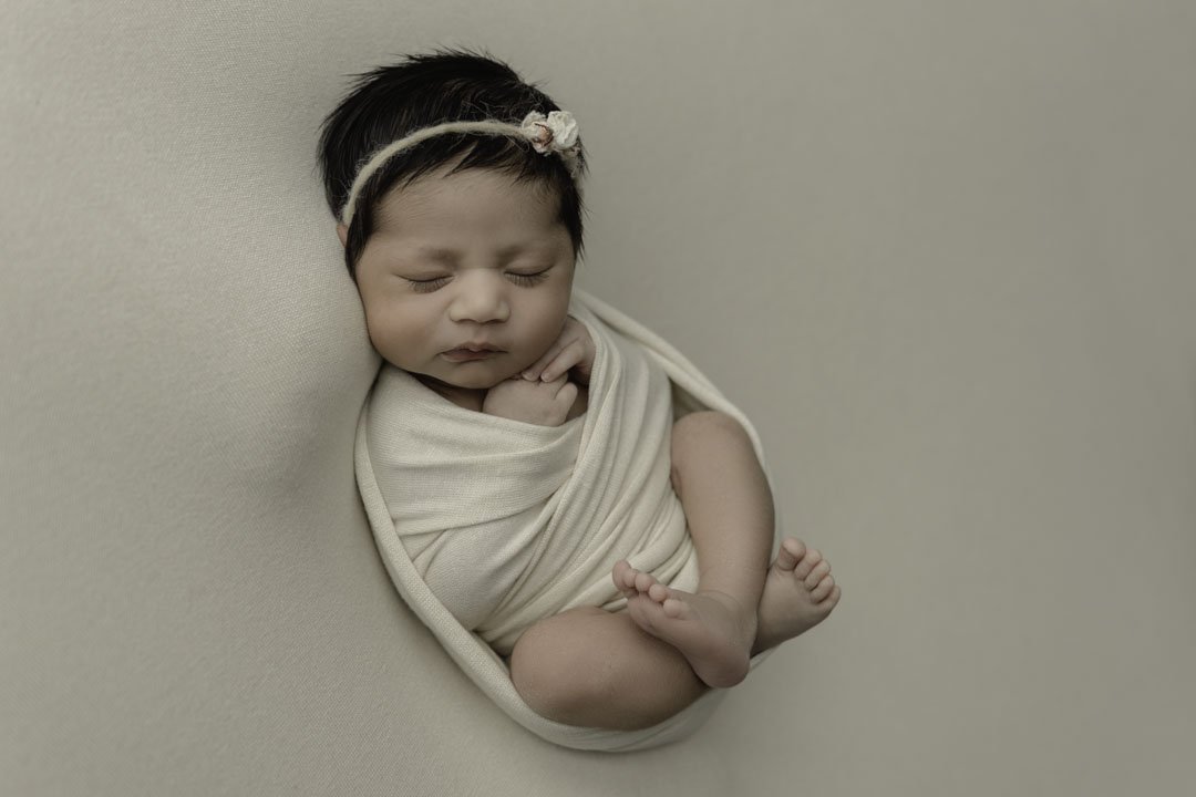 Calgary Newborn Photographer-Lace & Locket Photo-10.jpg