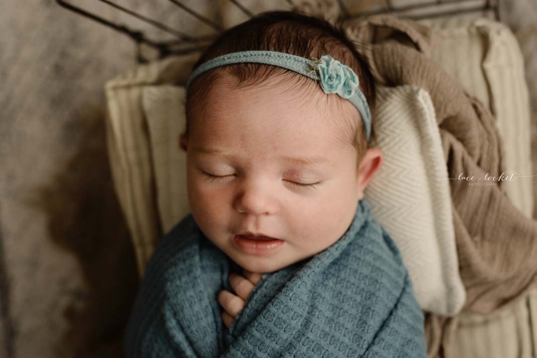 Airdrie Newborn Photographe-Lace & Locket Photo-17.jpg