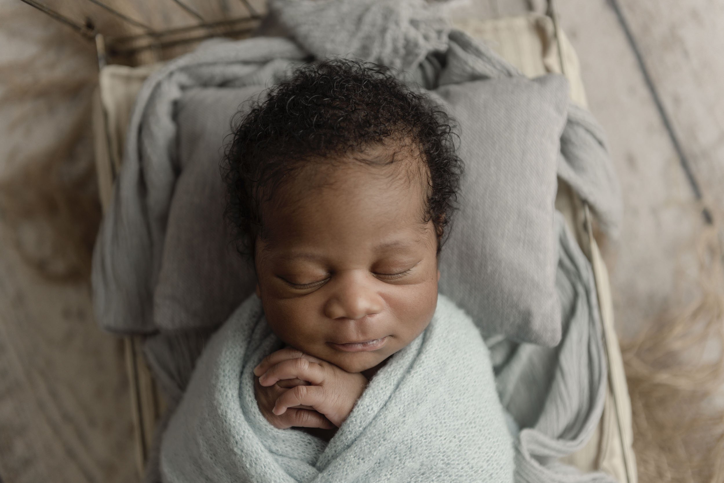 AirdrieTwins  Newborn Photographer- Lace & Locket Photo-7.jpg