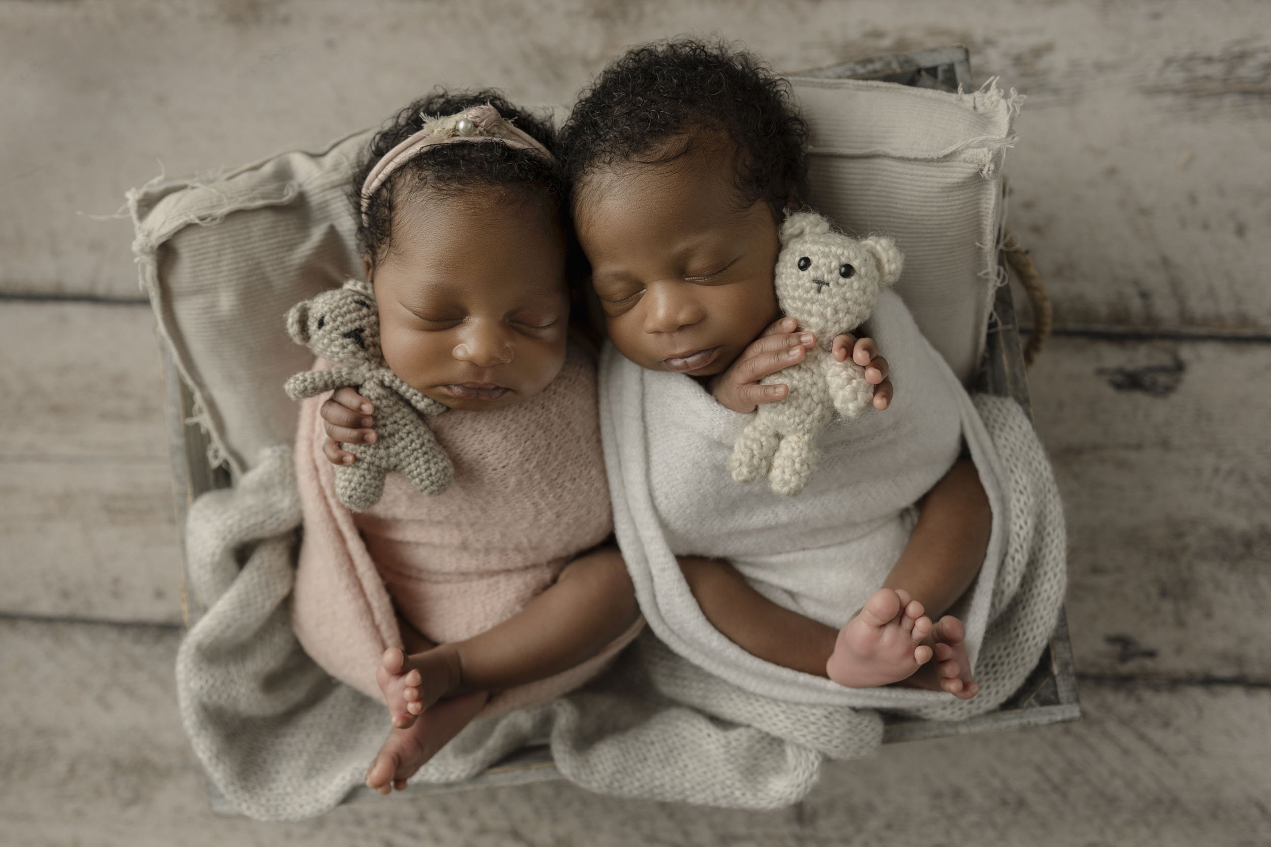 AirdrieTwins  Newborn Photographer- Lace & Locket Photo-12.jpg