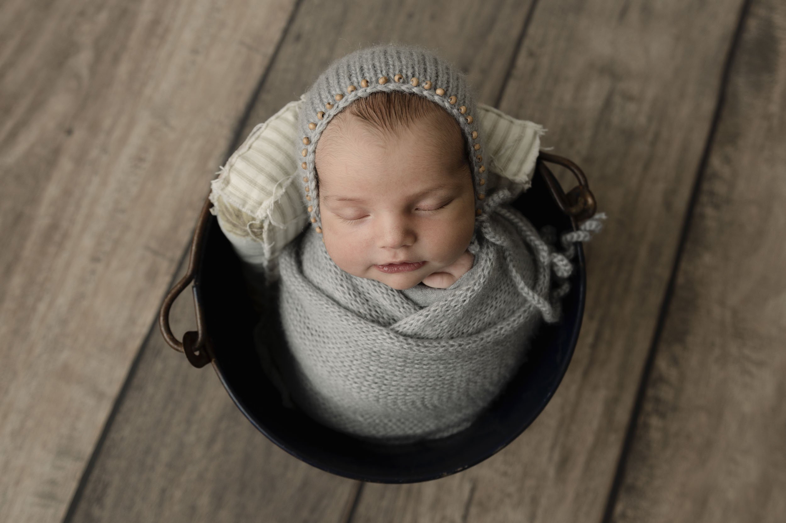 Airdrie Newborn Photographer - Lace & Locket Photo-11.jpg