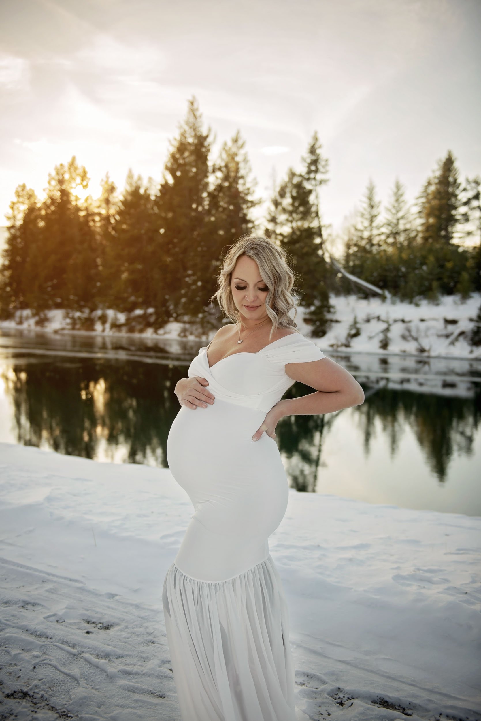 Lace and locket photo Airdrie Calgary Maternity Photographer-17.jpg
