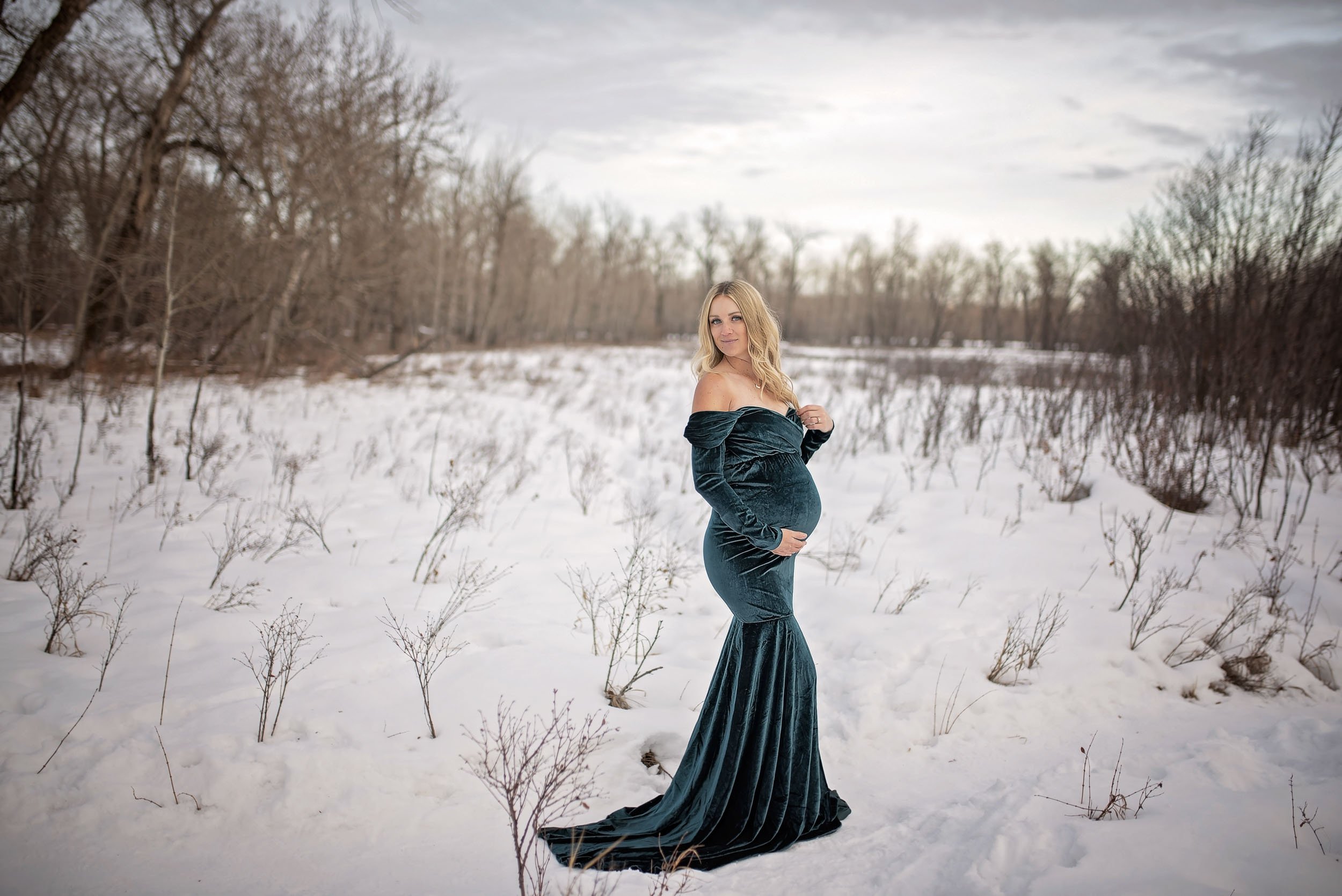 Lace and locket photo Airdrie Calgary Maternity Photographer-19.jpg