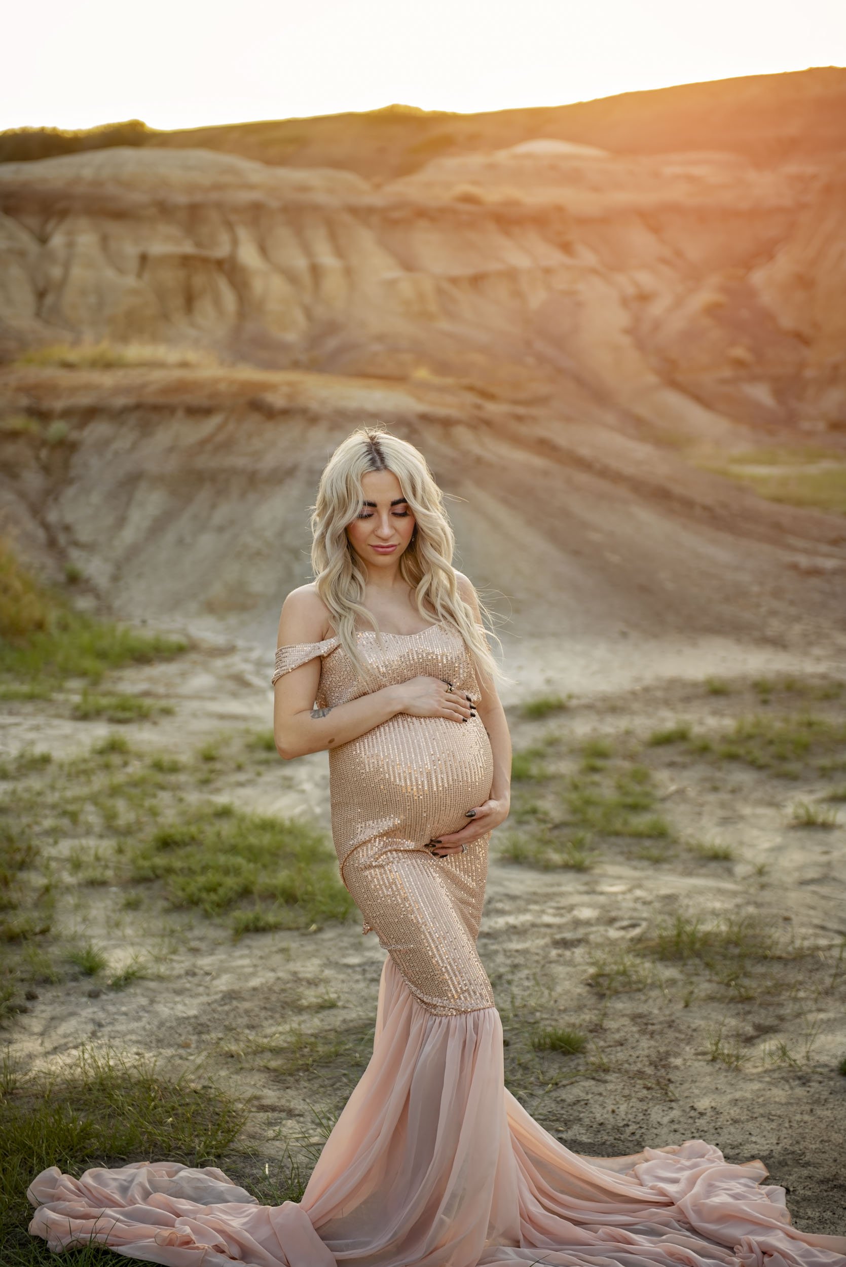 Lace and locket photo Airdrie Calgary Maternity Photographer-30.jpg