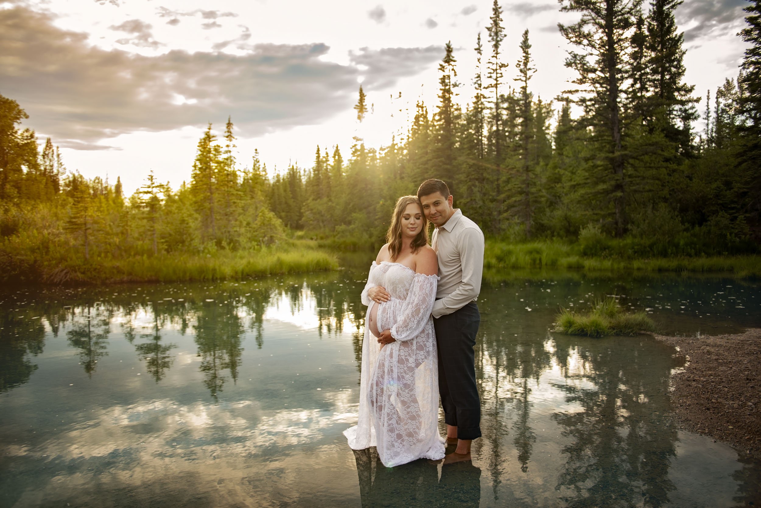 Lace and locket photo Airdrie Calgary Maternity Photographer-37.jpg
