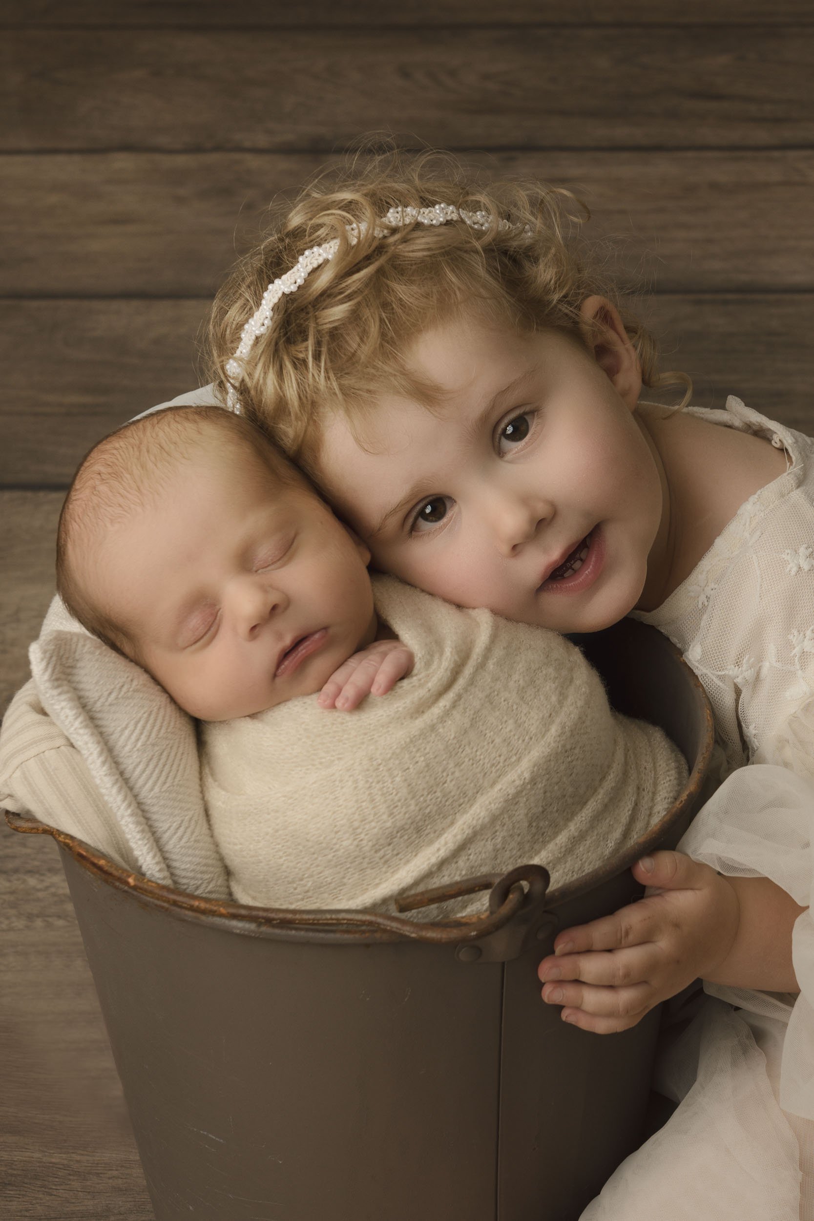 Lace and locket photo Airdrie Calgary Newborn Photographer-8.jpg