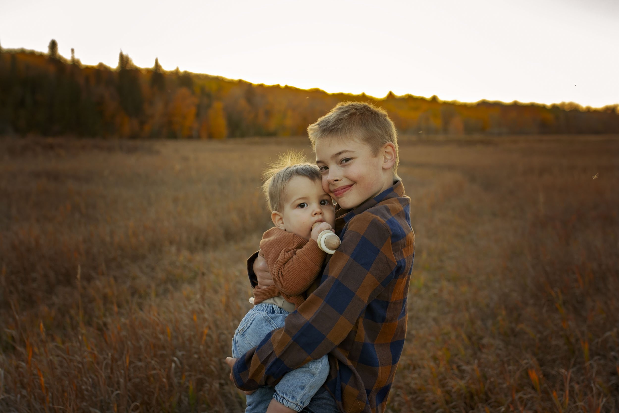 Lace and locket photo Airdrie Calgary Family Photographer-102.jpg