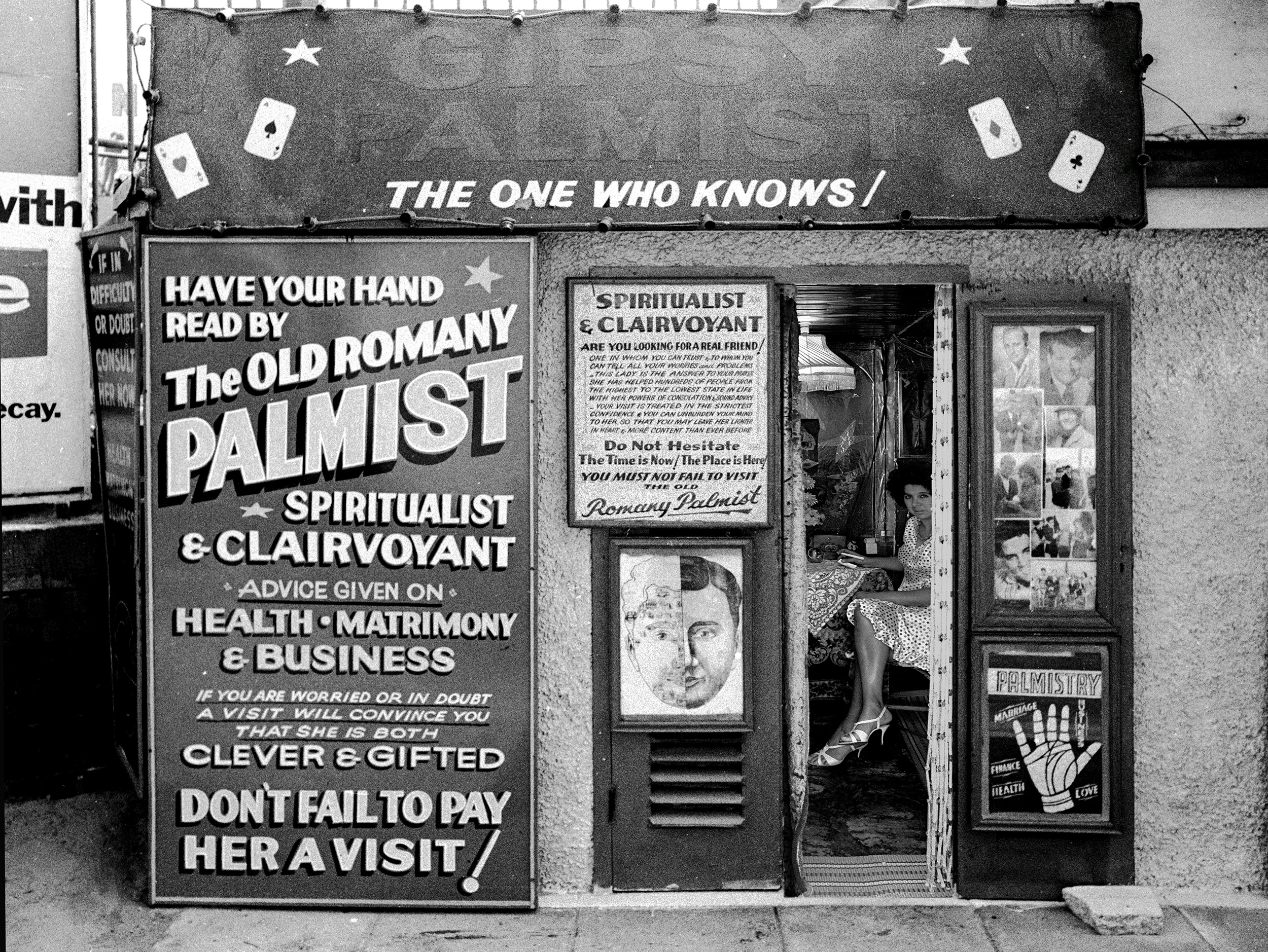BLACKPOOL palmist 2.jpg