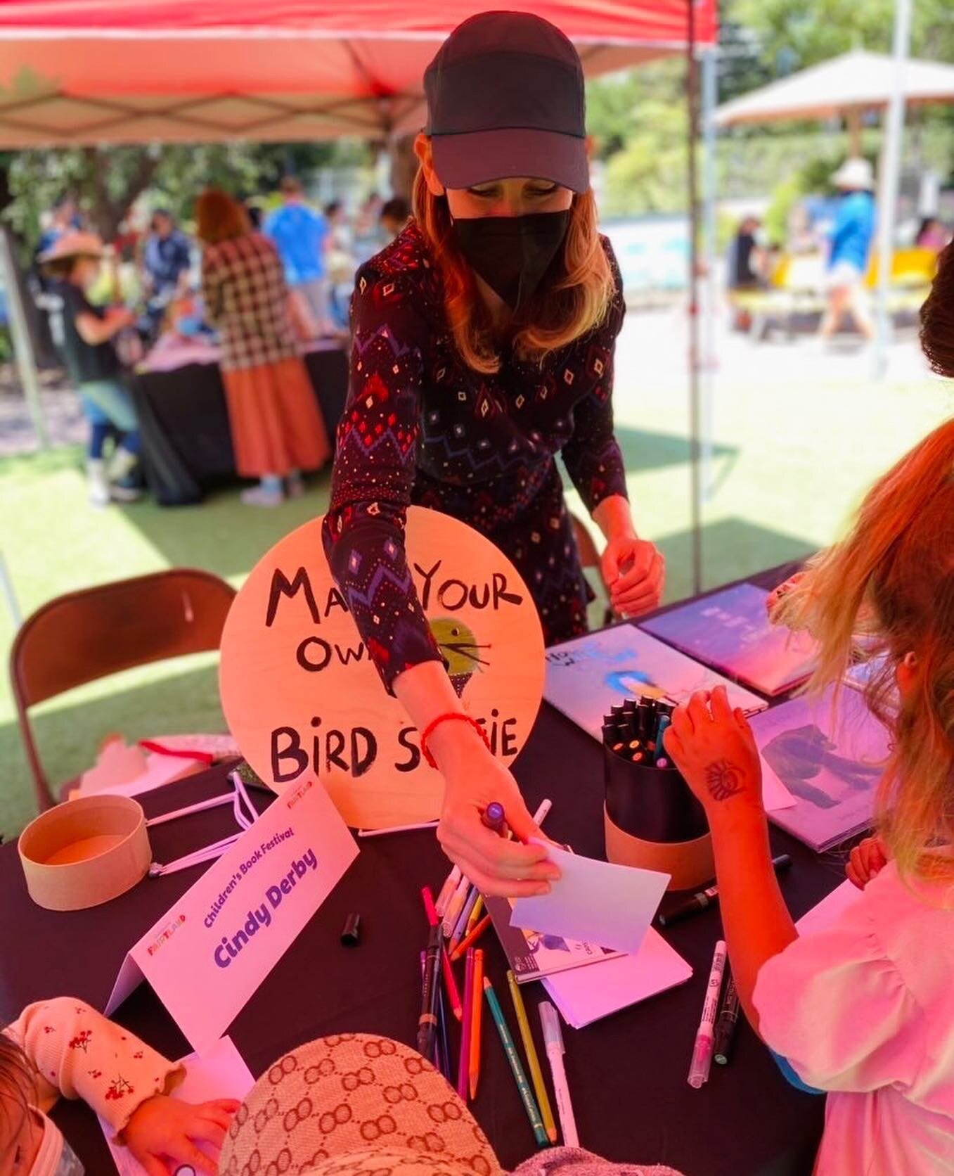 Thank you @fairylandca for a fab day drawing bird selfies, sharing books &amp; hanging with friends. Baby Sam-Sam enjoyed it too 🌷 thank you to pal @meera.sriram for the photo. 🥰