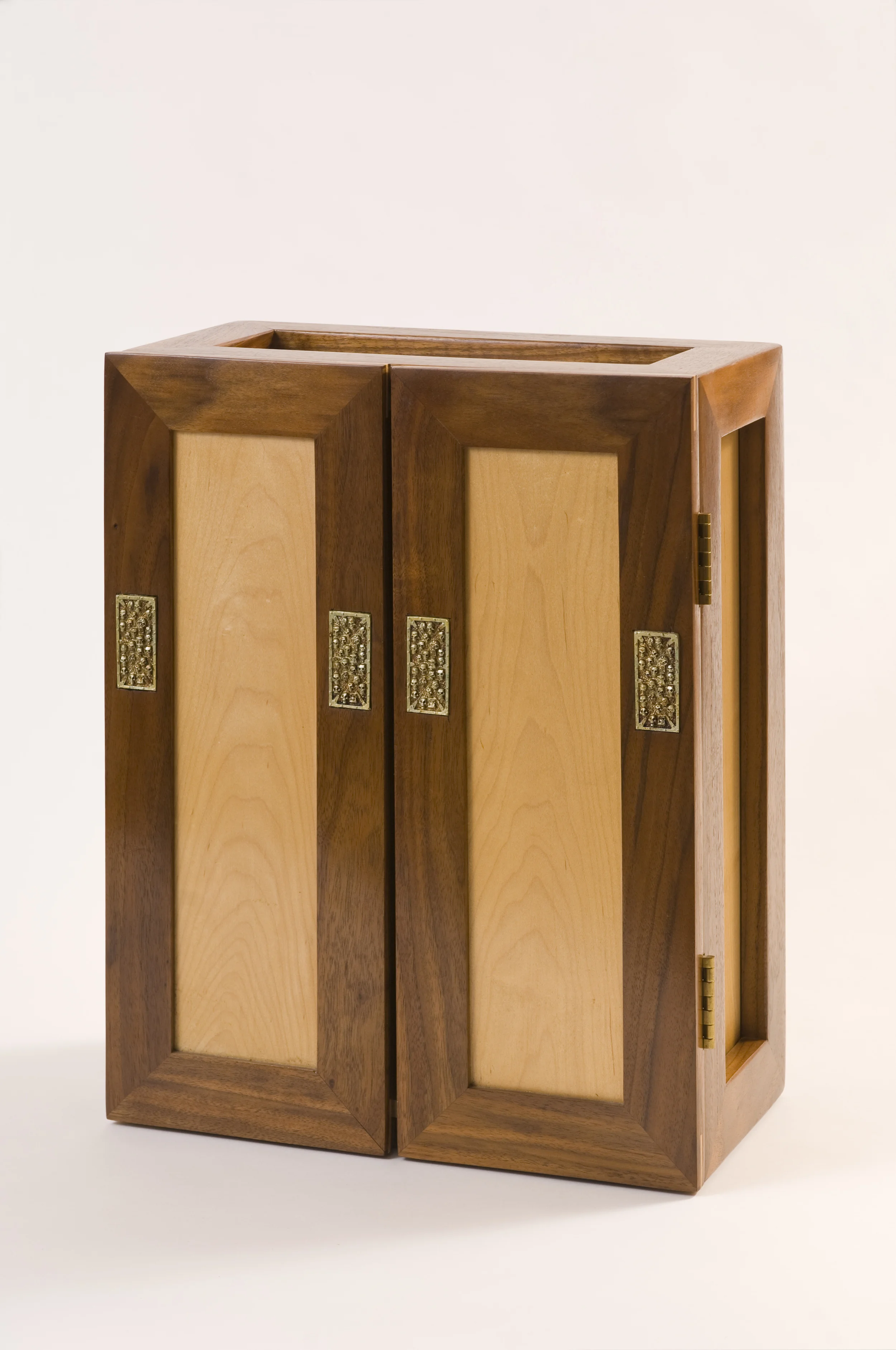 Cabinet.jpg
