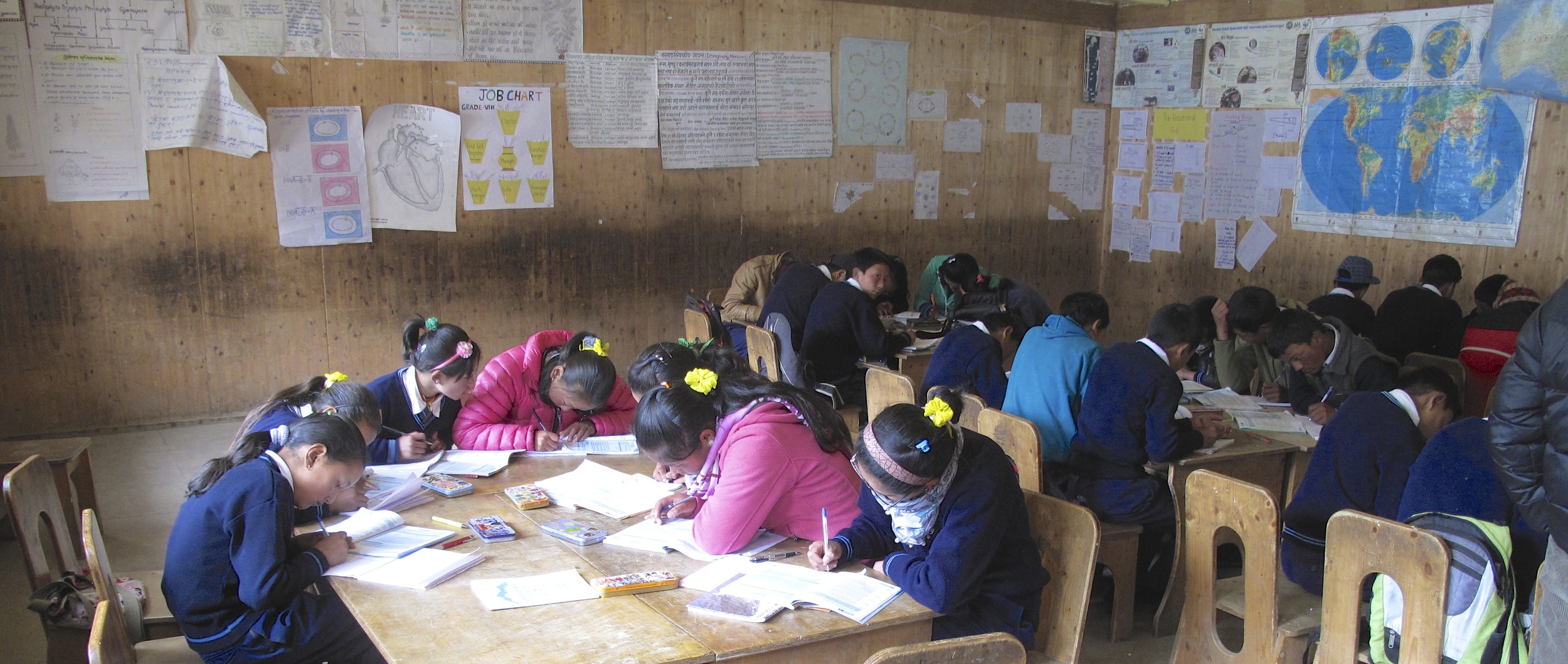 Classroom in Khumjung Secondary School.jpg